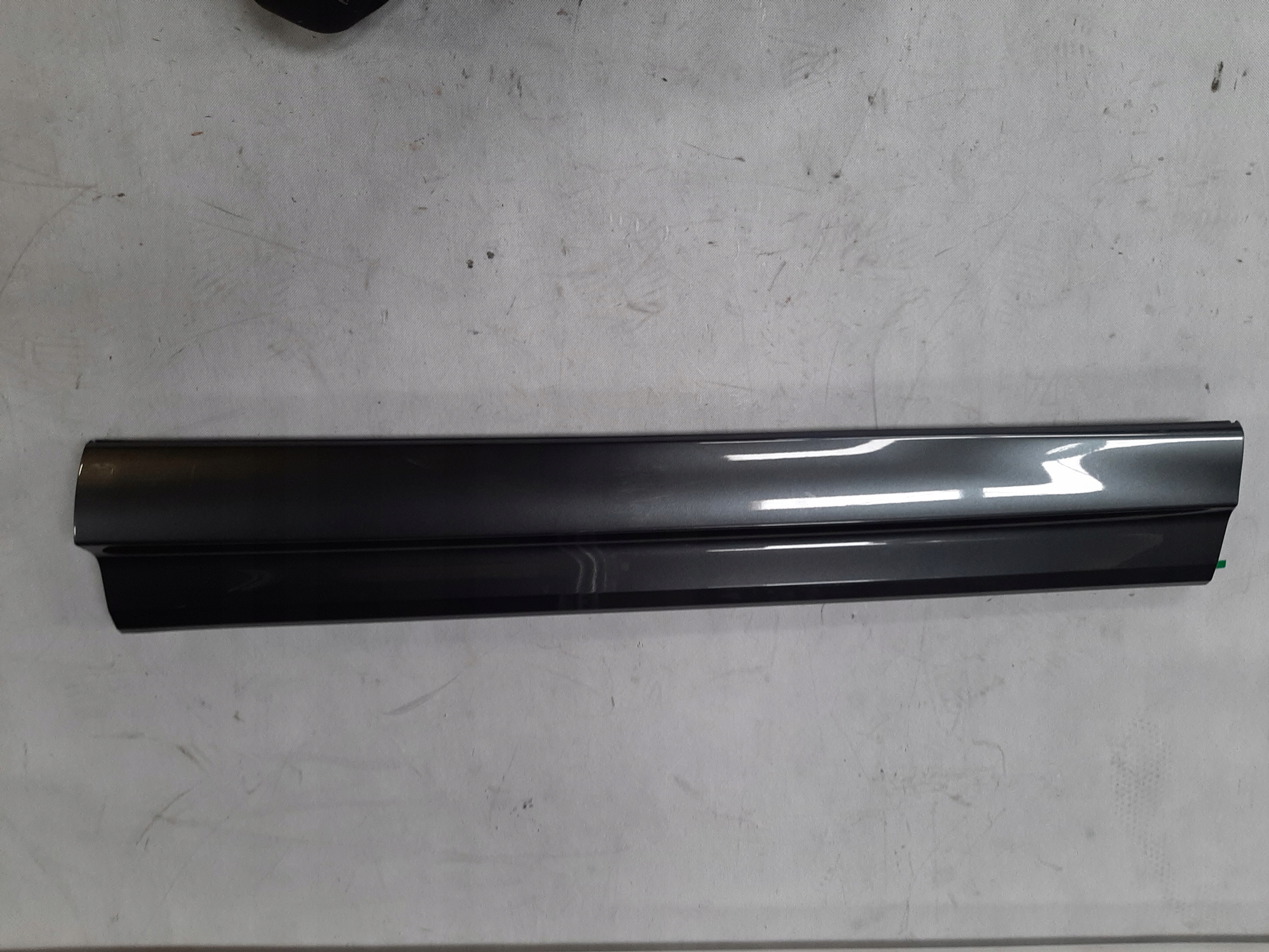 AUDI RSQ8 LISTWA NAKŁADKA DRZWI DRZWIOWA LEWY PRZÓD PRZEDNIA 4M8853959D