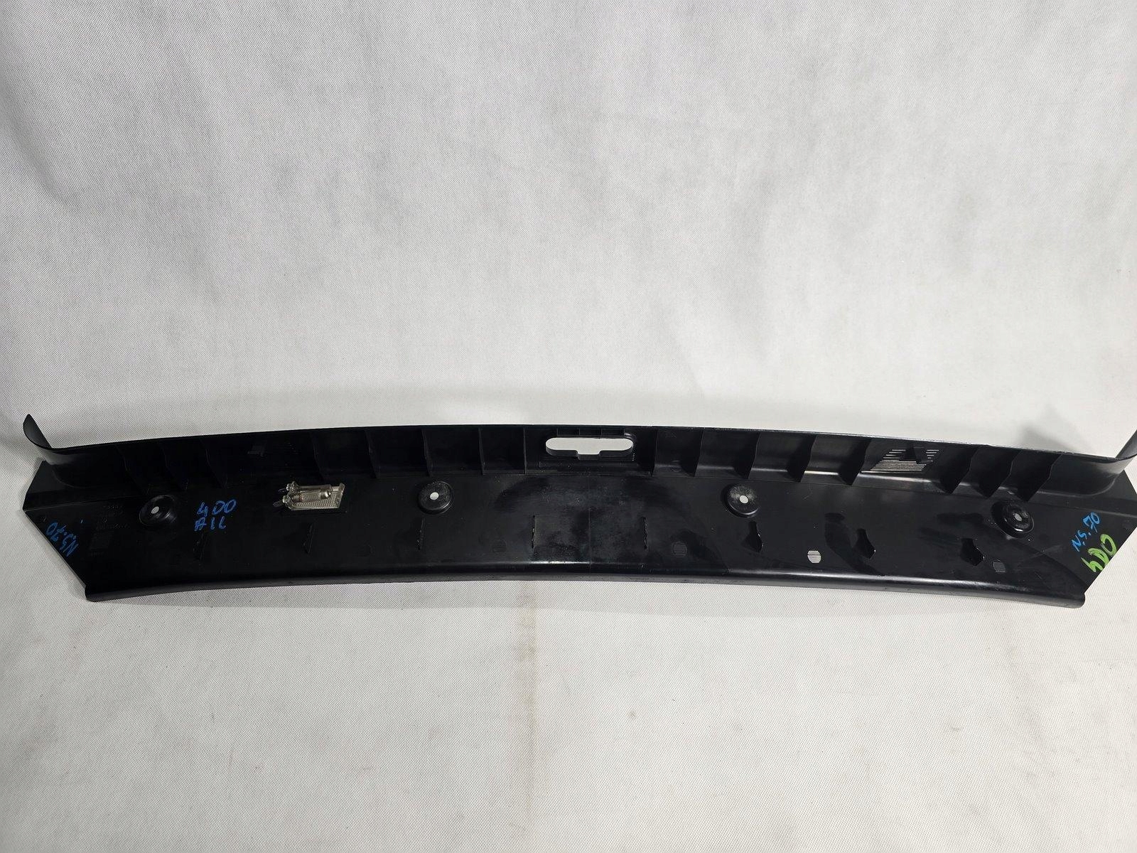 AUDI A8 D2 OSŁONA PASA TYLNEGO TYŁ MASKOWNICA 4D0863485A - obrazek 5