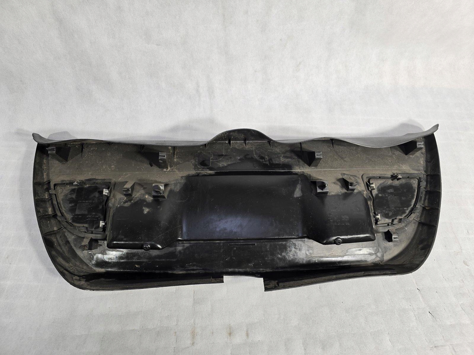 SEAT LEON II OSŁONA TAPICERKA KLAPY BAGAŻNIKA 1P0867606 - obrazek 2