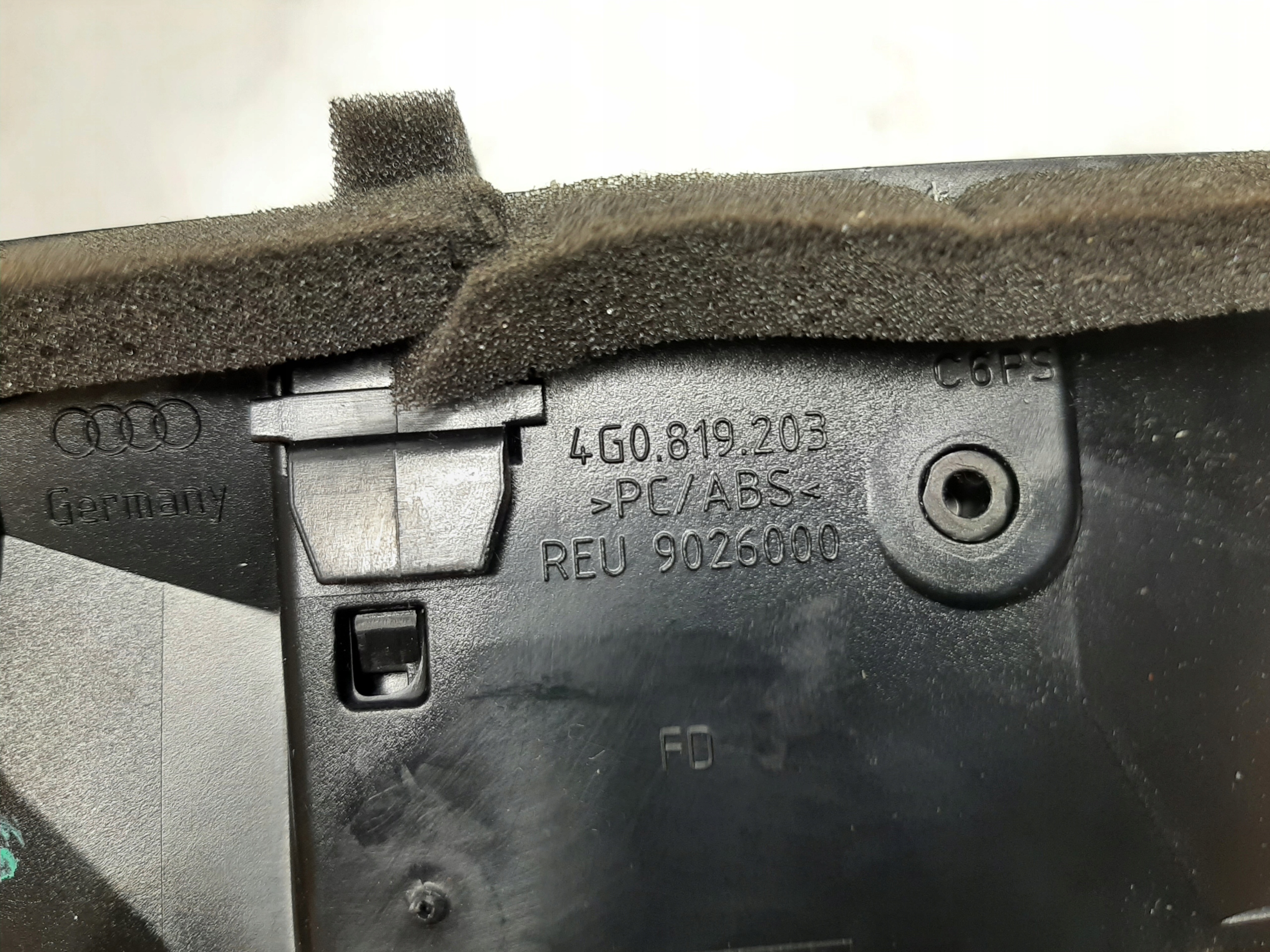 AUDI A6 C7 LIFT 2014- KRATKI NAWIEWU TUNELU ŚRODKOWEGO 4G0819203 - obrazek 4