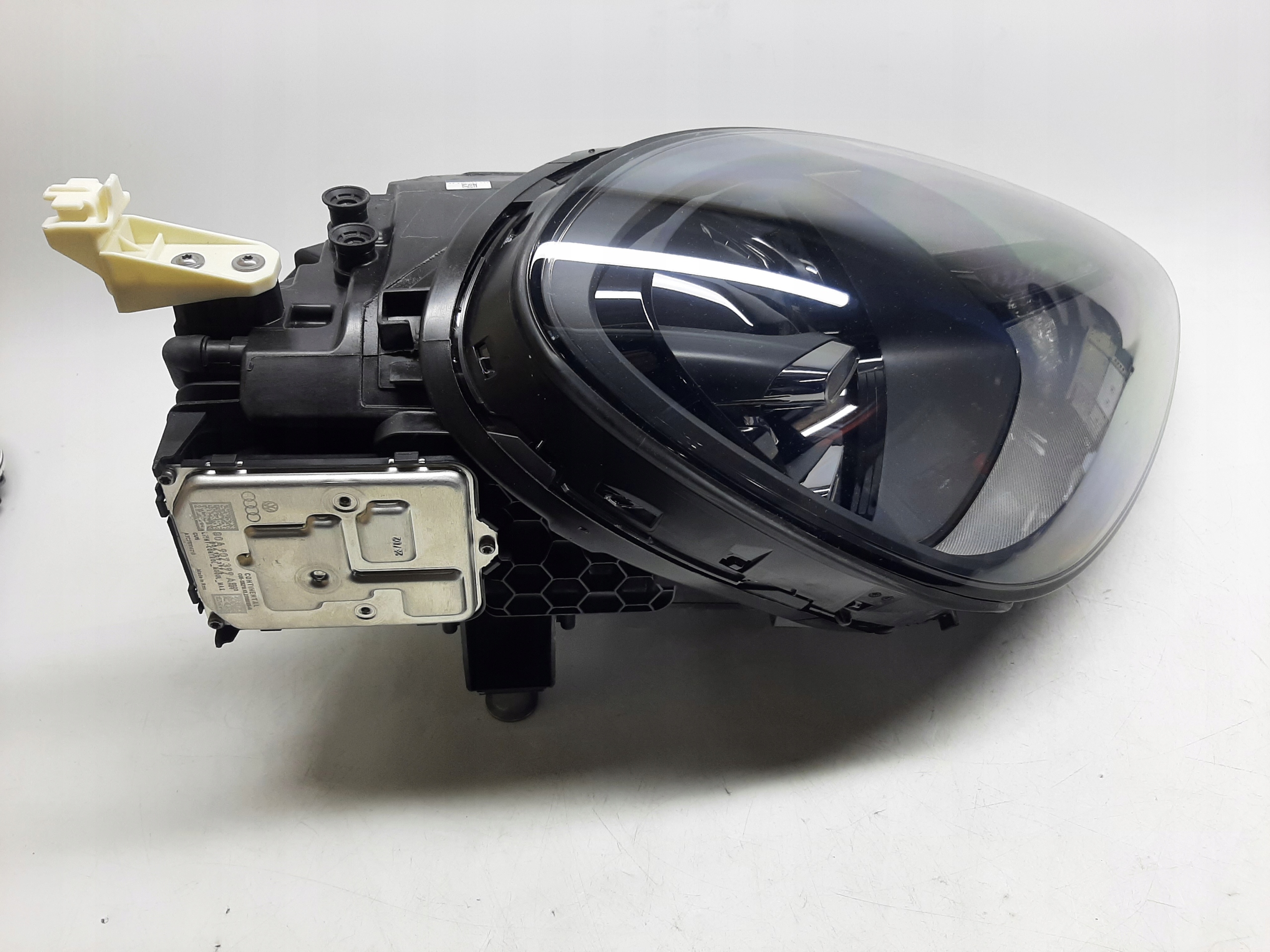 Porsche Cayenne 2017-2024 Reflektor Lampa Przód Prawy LED 9Y0941034AK - obrazek 2