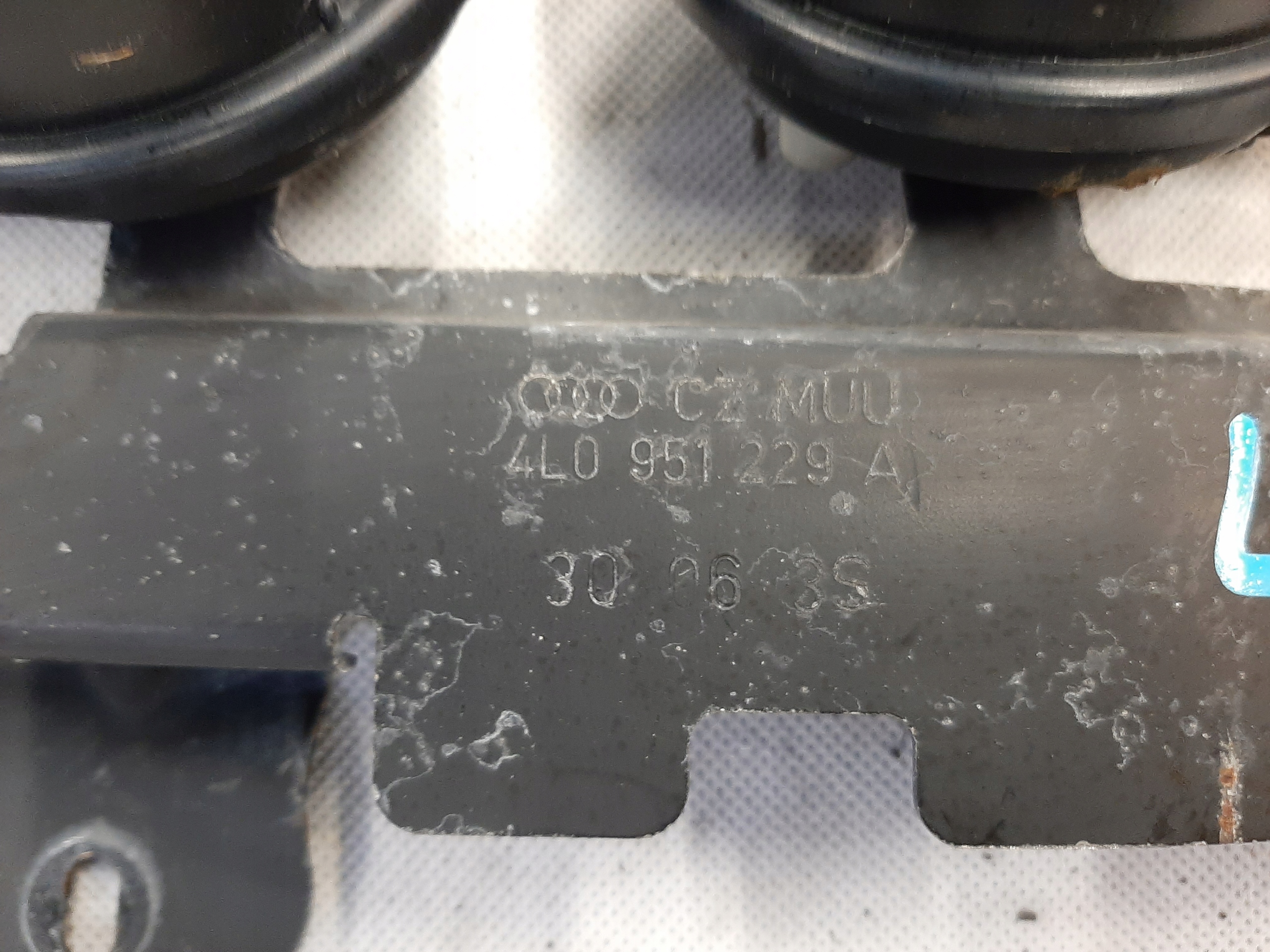 AUDI Q7 3.0 TDI 2005- KLAKSON + MOCOWANIE KOMPLET 4L0951229A - obrazek 2