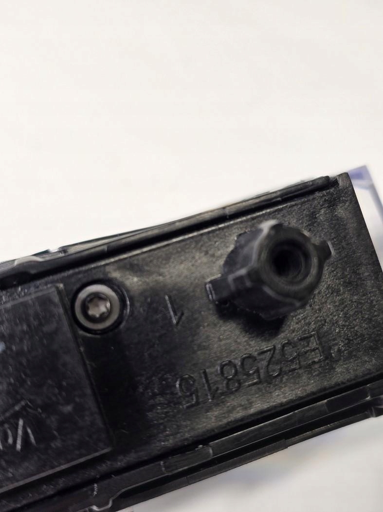 BMW i7 G70 LISTWA OZDOBNA PANEL PRZYCISK ŚWIATEŁ AWARYJNYCH 173138 5A7DCC0 - obrazek 13