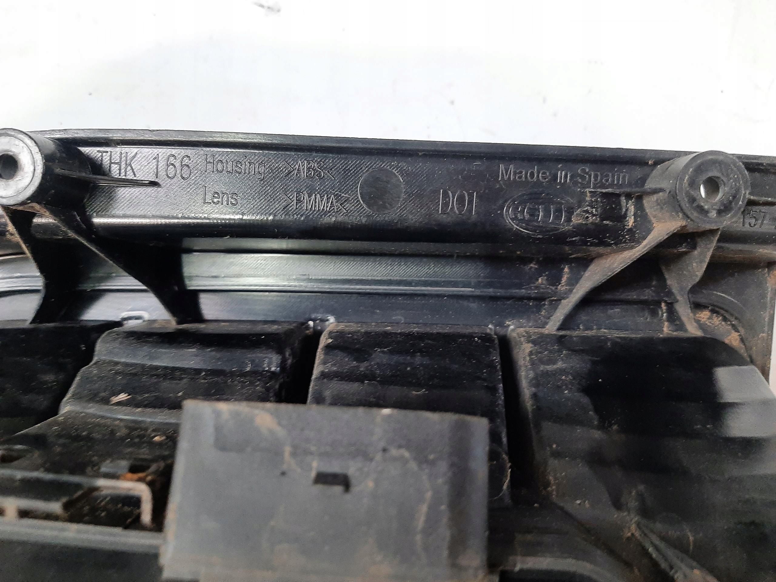 VW TRANSPORTER T5 LAMPA PRAWY TYŁ TYLNA 008979-121 - obrazek 4