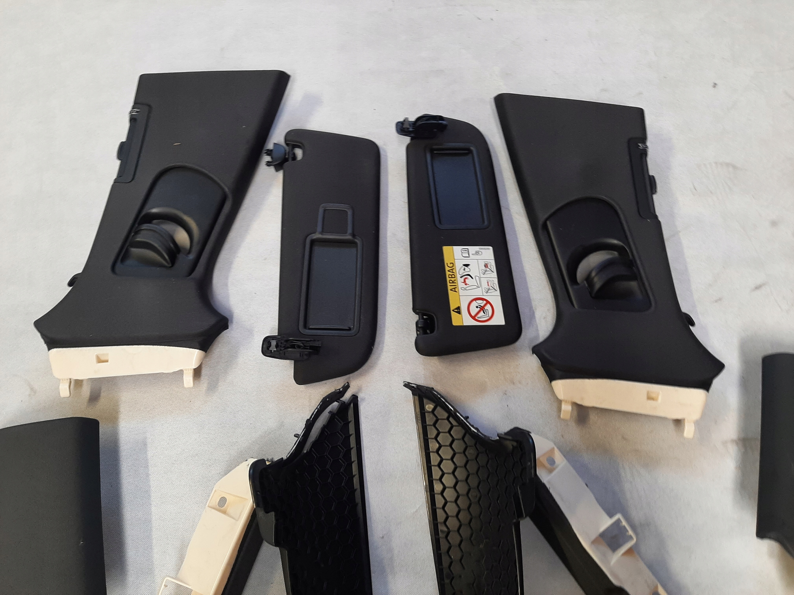 AUDI A6 C7 LIFT 2014- DASZKI RĄCZKI OSŁONY SŁUPKÓW KOMPLET CZARNE - obrazek 3