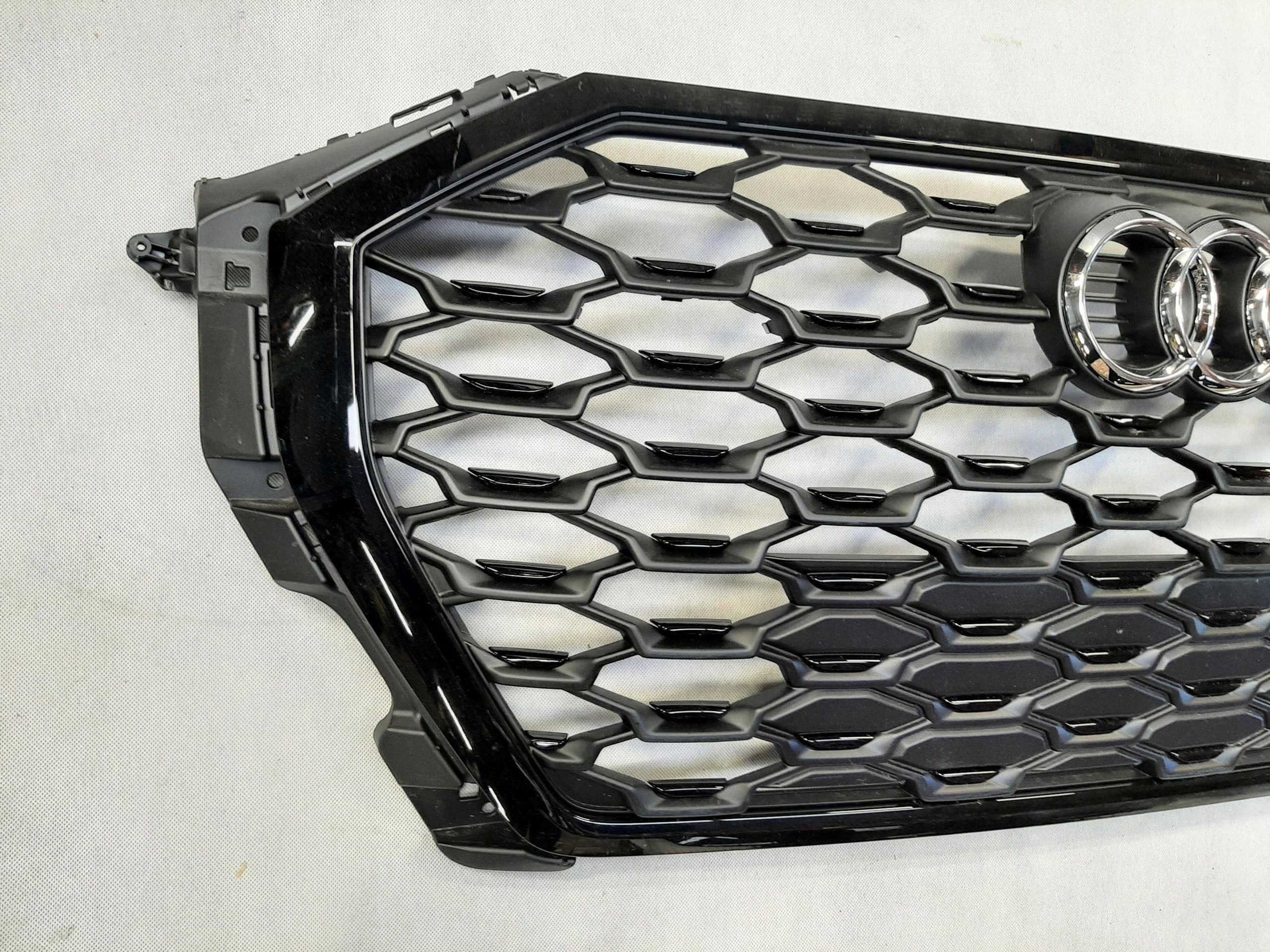 AUDI Q3 83A ATRAPA GRILL ZDERZAKA PRZÓD S-LINE 83F853651B - obrazek 2