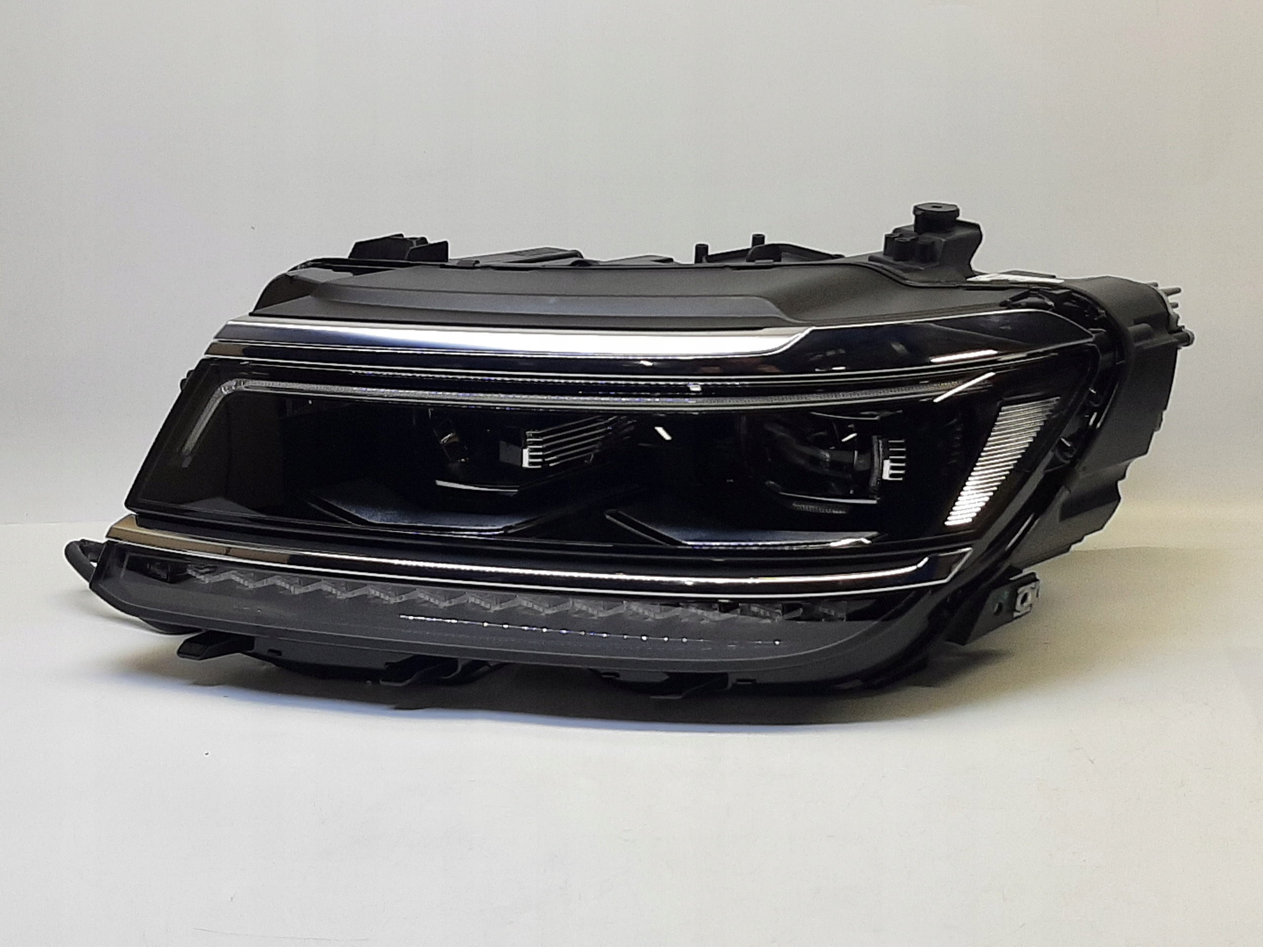 VW TIGUAN 2017-2020 REFLEKTOR LEWY 5NB941081A - obrazek 8