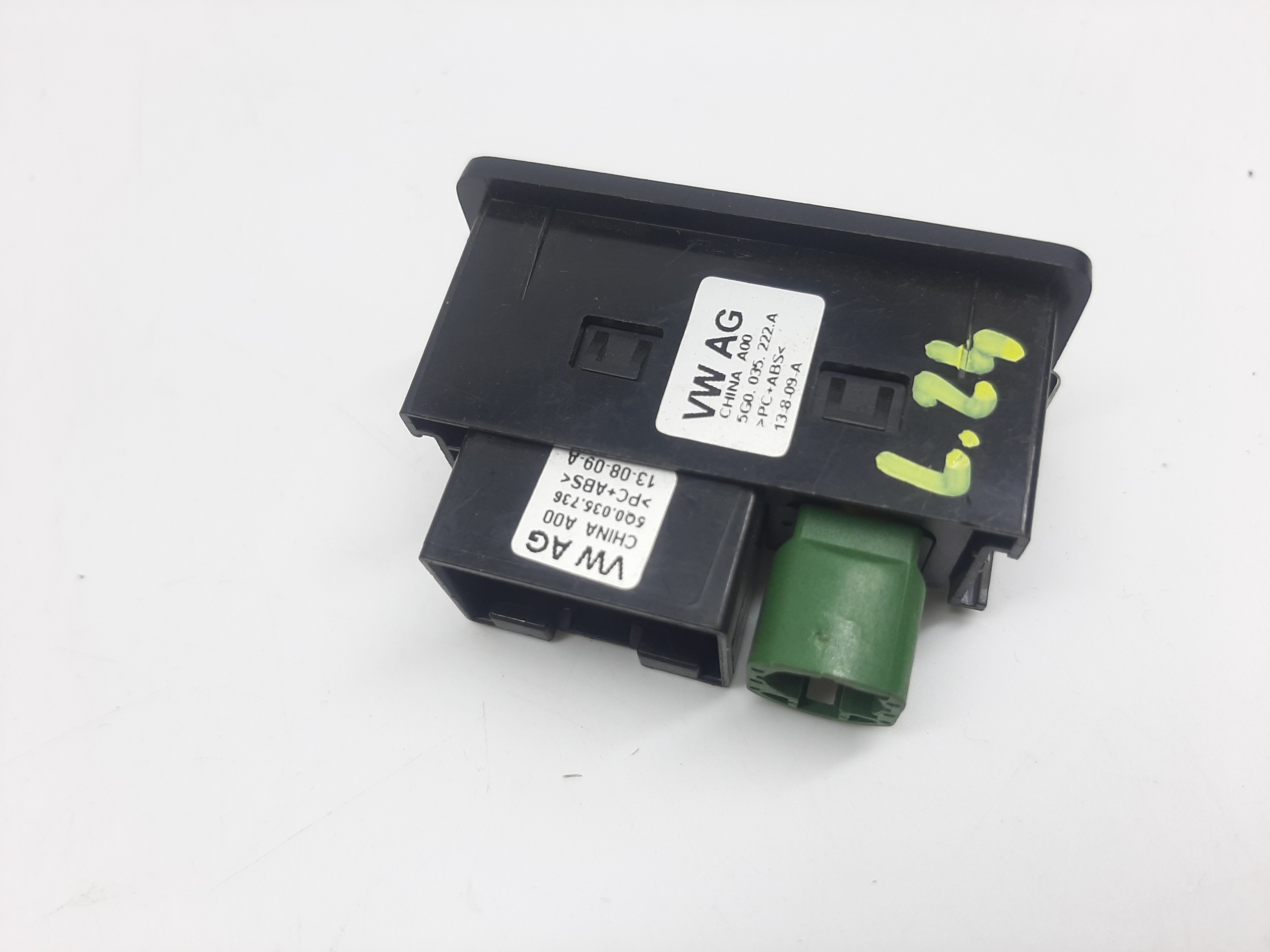 VOLKSWAGEN GOLF VII 2012-20R MODUŁ PORT USB AUX 5G0035222A - obrazek 2