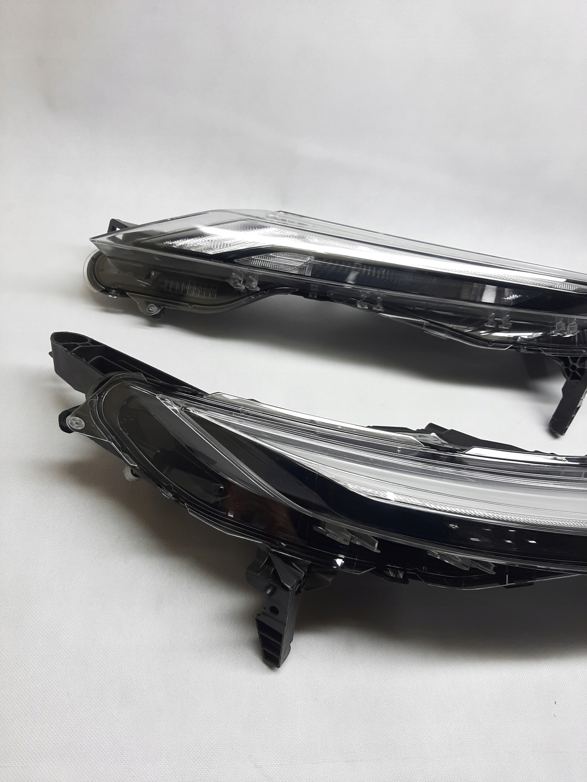 Nissan JUKE 2 Lampy przód LED DRL P13A FJK16 L R - obrazek 2