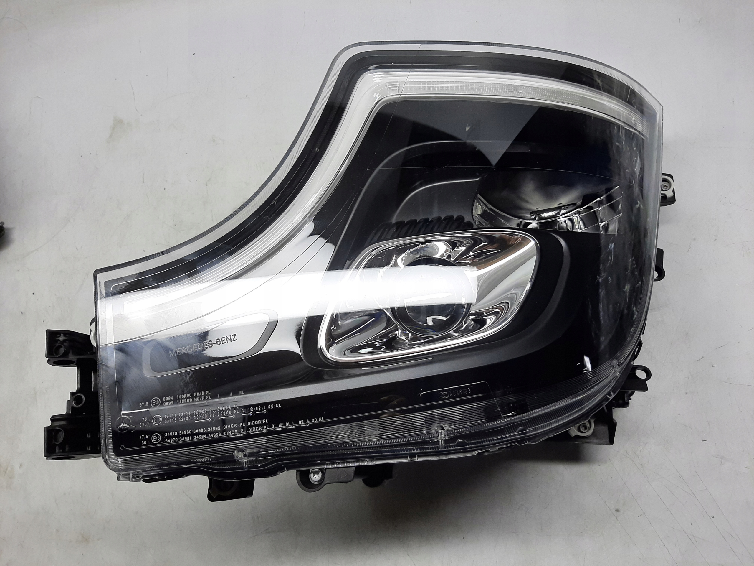 MERCEDES ACTROS LAMPA REFLEKTOR LEWY PRZÓD PRZEDNI LED A9618201259