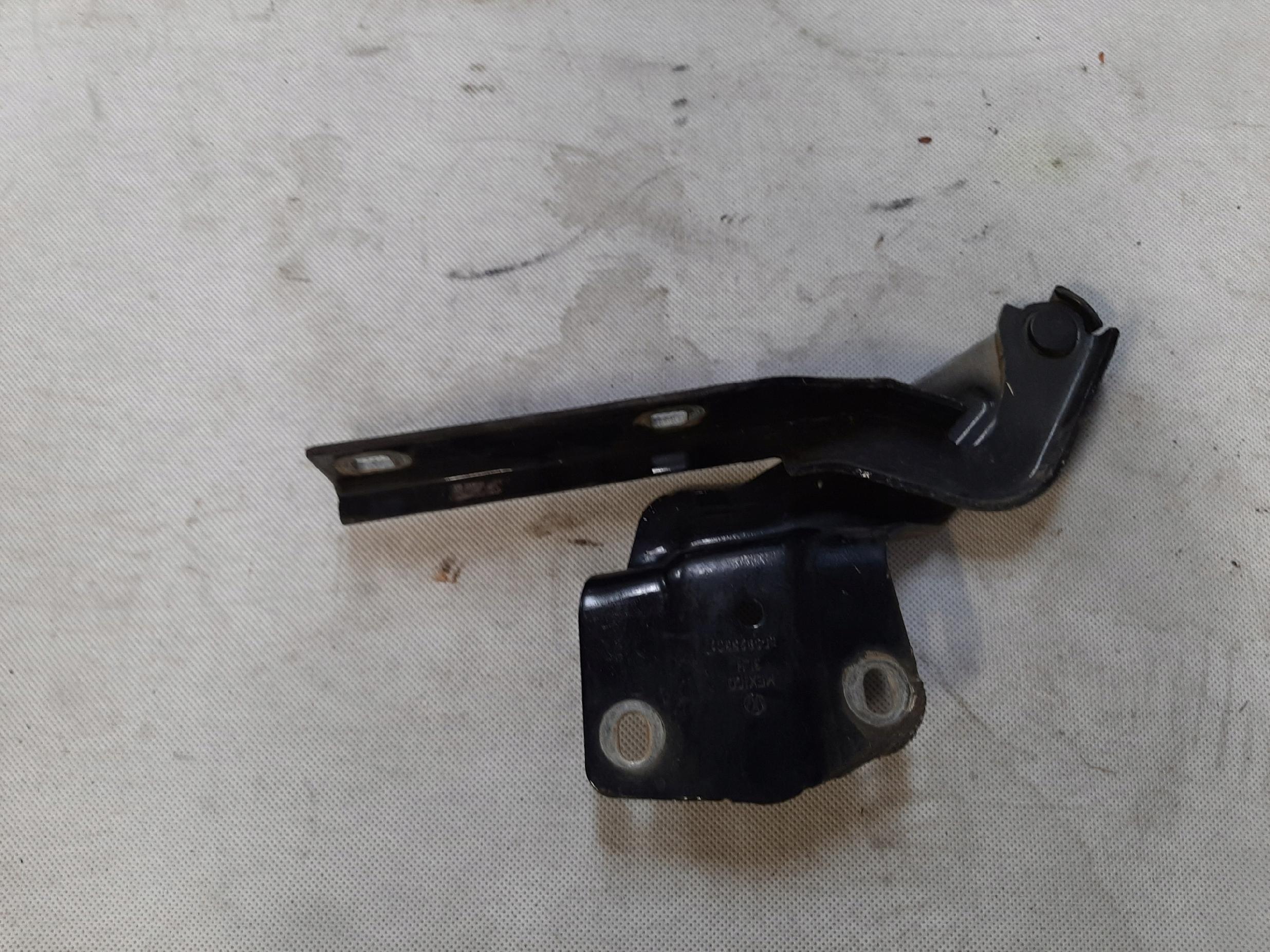 VW JETTA VI ZAWIAS MASKI KLAPY SILNIKA PRAWA PRAWY 5C6823302