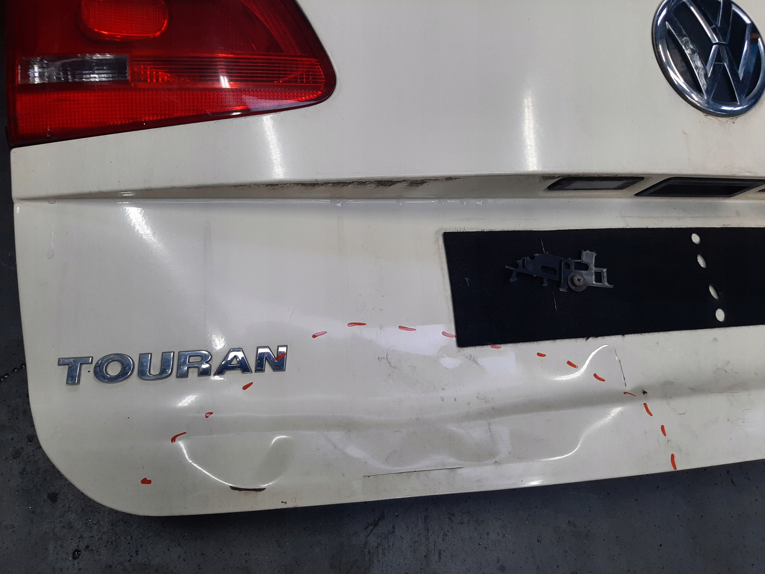 VOLKSWAGEN TOURAN I LIFT 2010-2015R KLAPA TYLNA SZYBA - obrazek 3