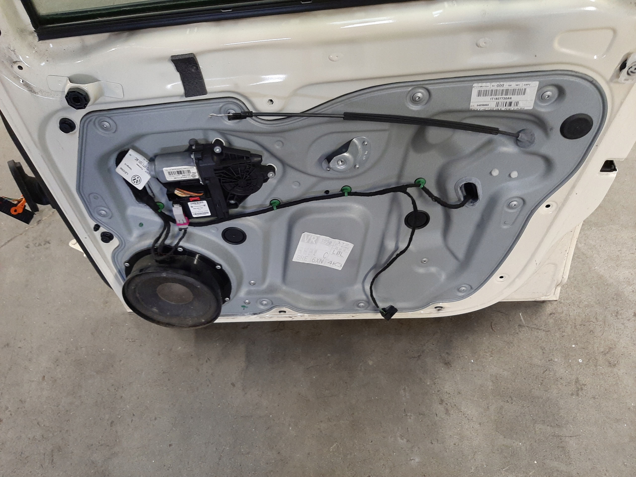 VOLKSWAGEN TOURAN I 2003-15 DRZWI PRAWY PRZÓD PRAWE PRZEDNIE KOMPLETNE - obrazek 4