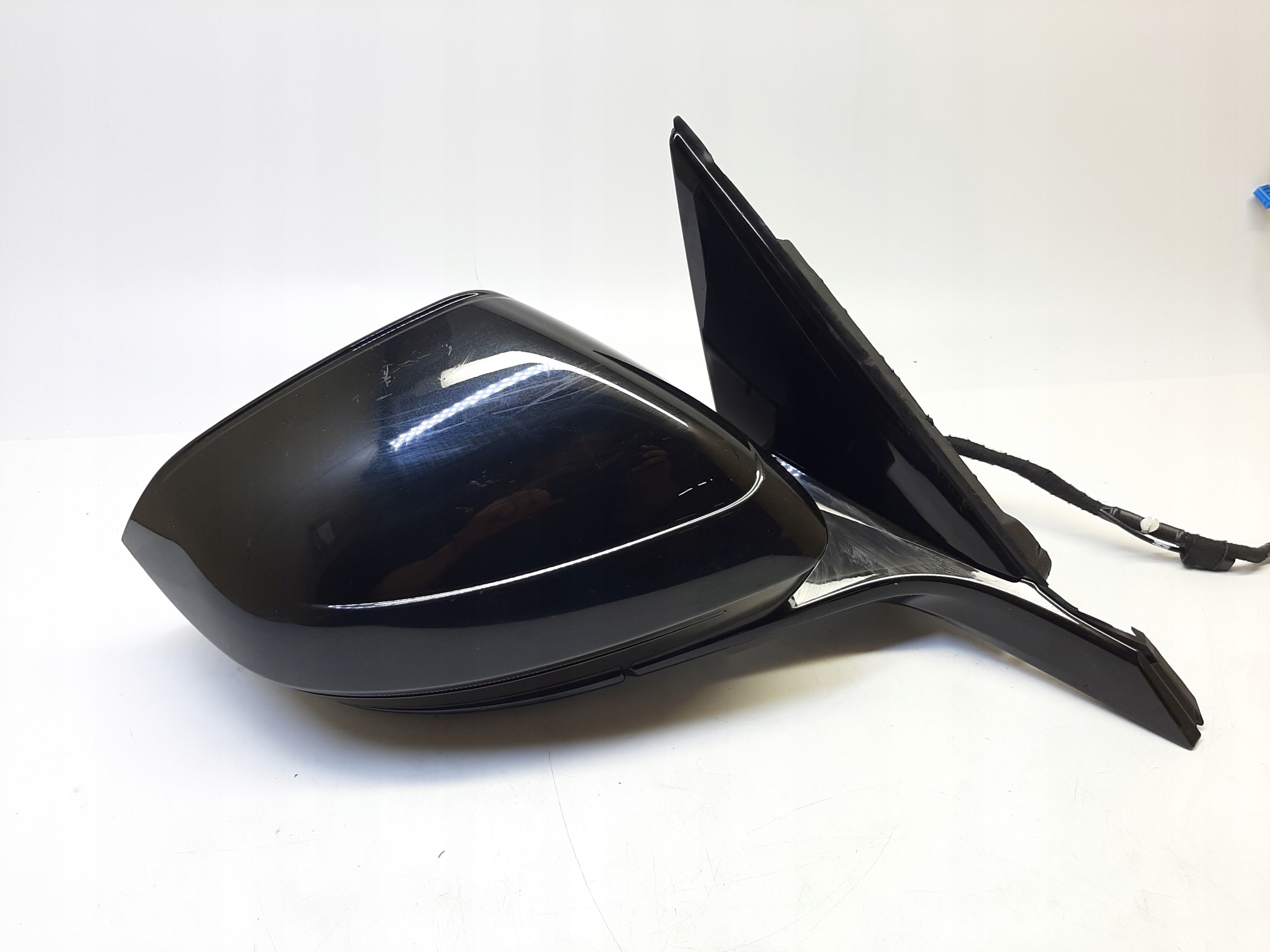 BMW i7 G70 LUSTERKO ZEWNĘTRZNE PRAWE 9 + 6 PIN KAMERA 06691264 - obrazek 4