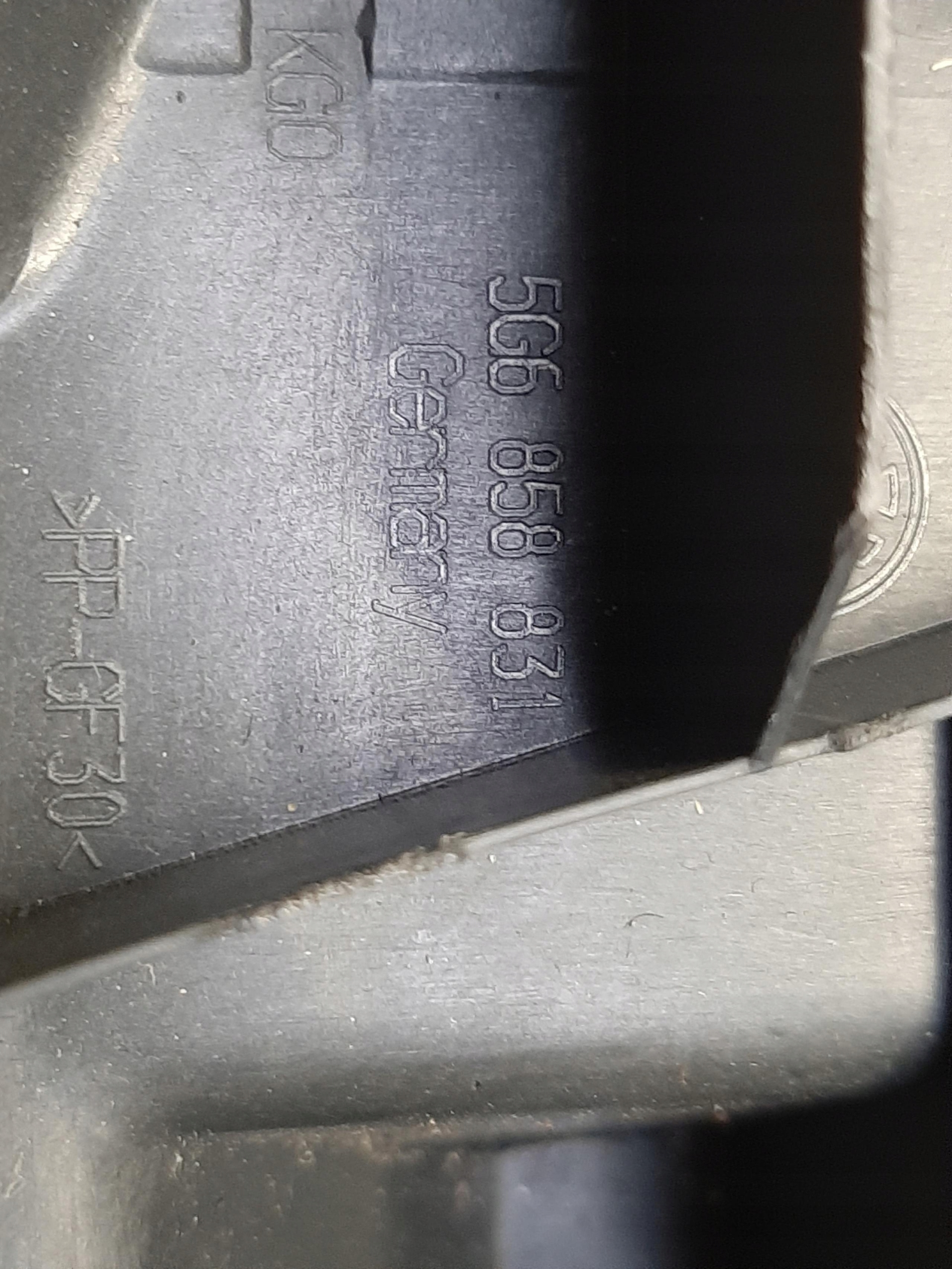 VW GOLF VII 7 5G UCHWYT MOCOWANIE PÓŁKI LEWY TYŁ 5G6858831 - obrazek 3