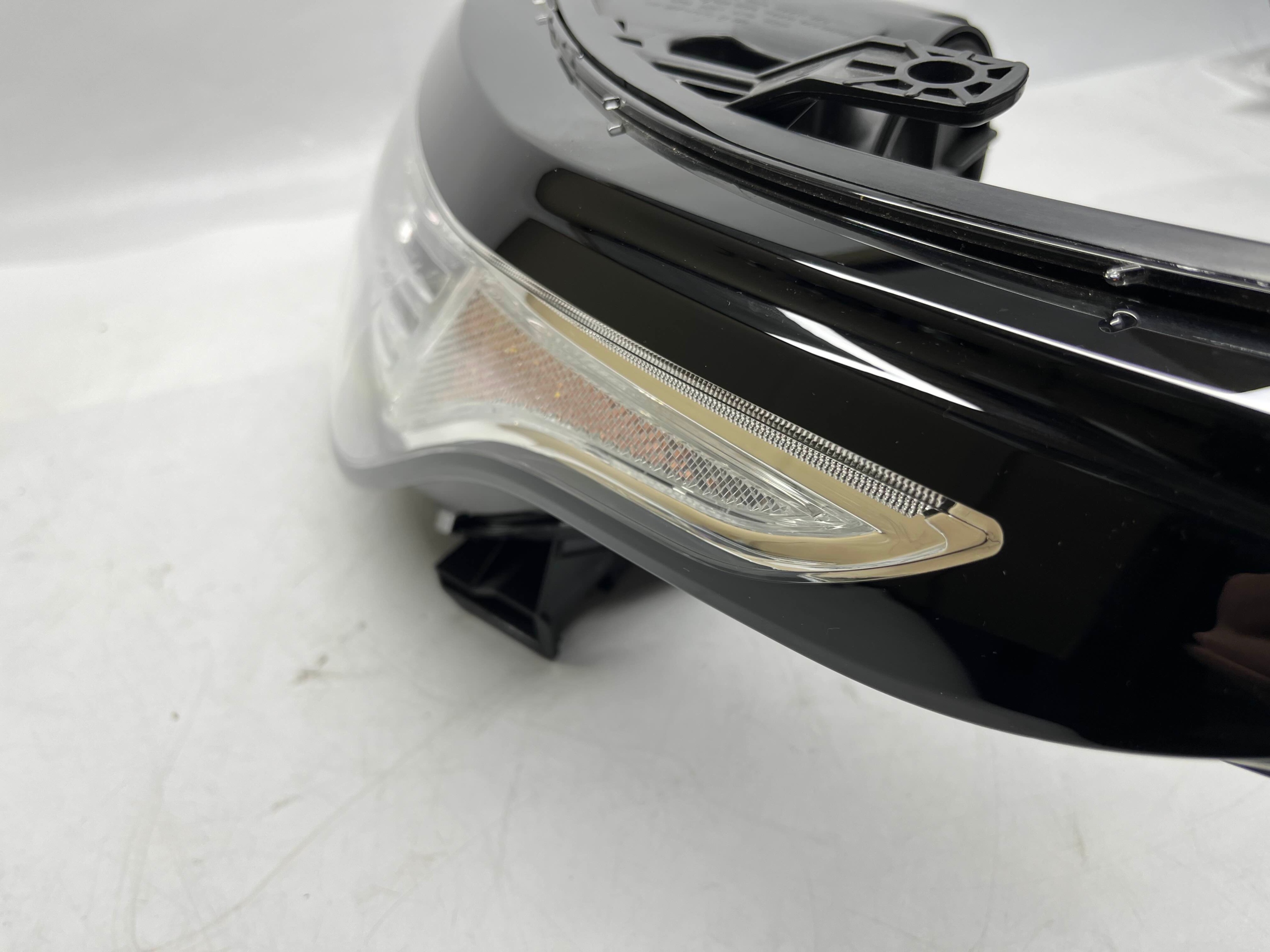 Land Rover Range Rover Sport II Reflektor Lampa Prawa DK62-13W030BH - obrazek 3