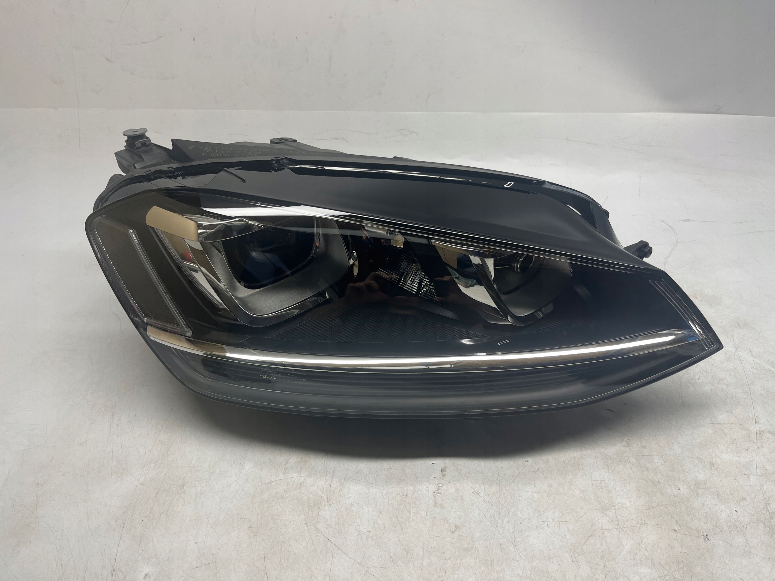 VOLKSWAGEN GOLF VII REFLEKTOR PRZÓD PRAWY LAMPA PZETWORNICA XENON 5G1941032 - obrazek 2