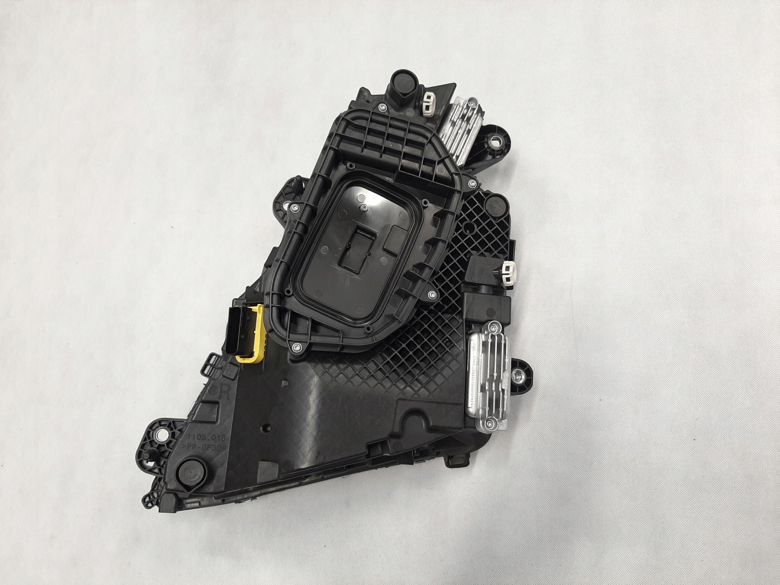 VOLVO FH 5 2021- LAMPA REFLEKTOR LED PRAWY 23752671 - obrazek 2