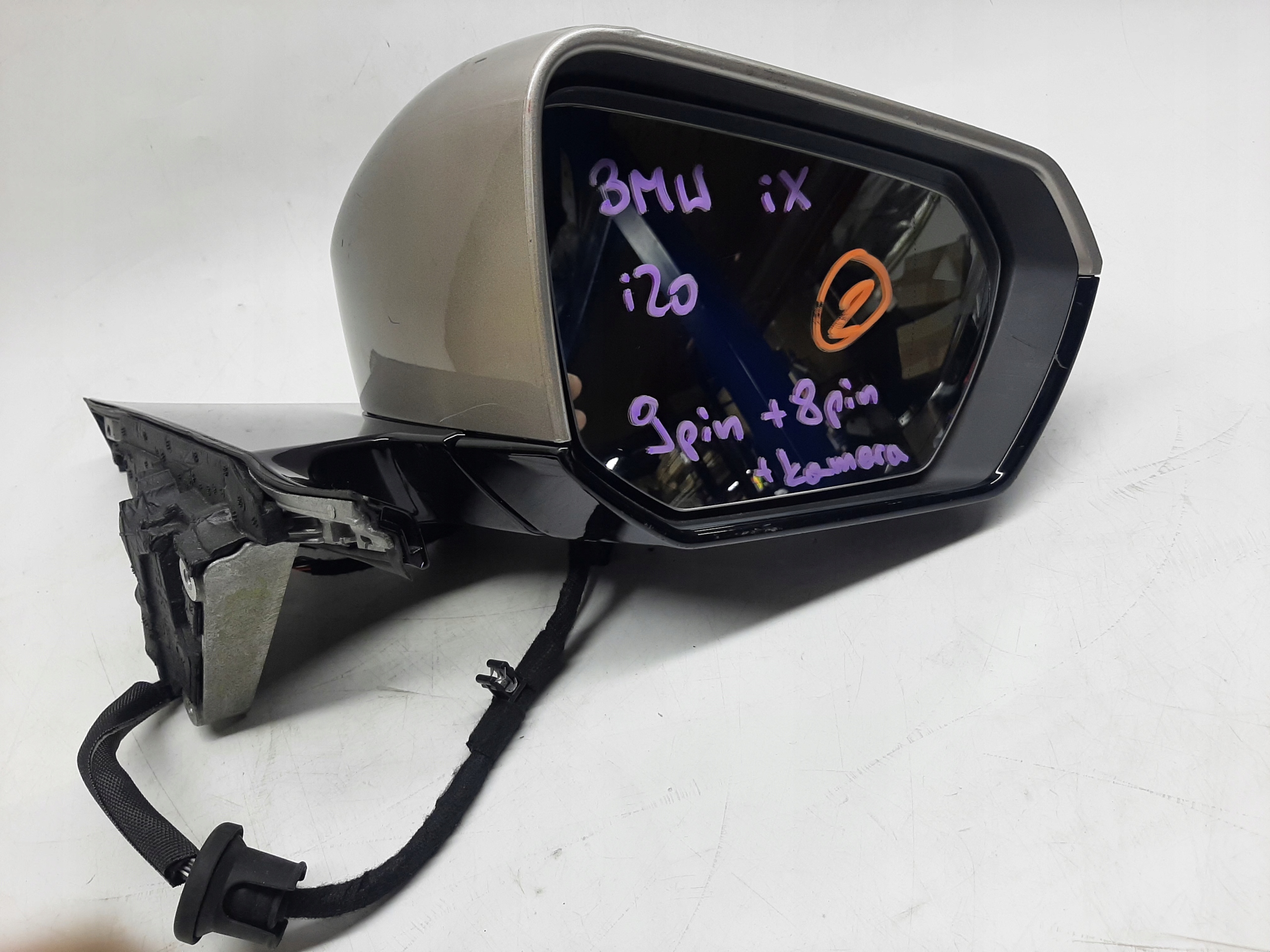 BMW iX i20 LUSTERKO ZEWNĘTRZNE PRAWE 9 + 8 PIN KAMERA 00017987