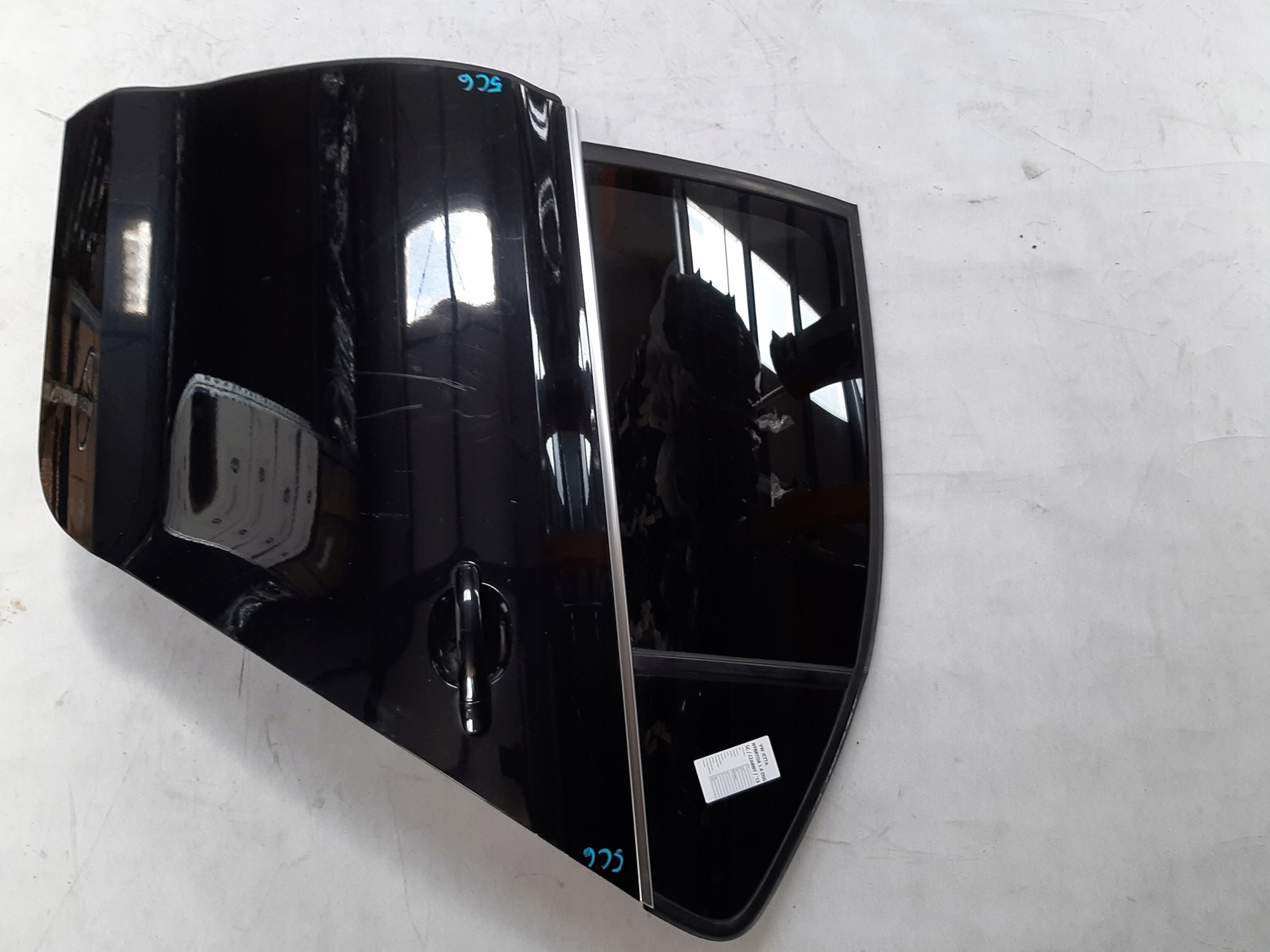 VW JETTA VI DRZWI LEWE LEWY TYŁ TYLNE C9X CZARNE - obrazek 3