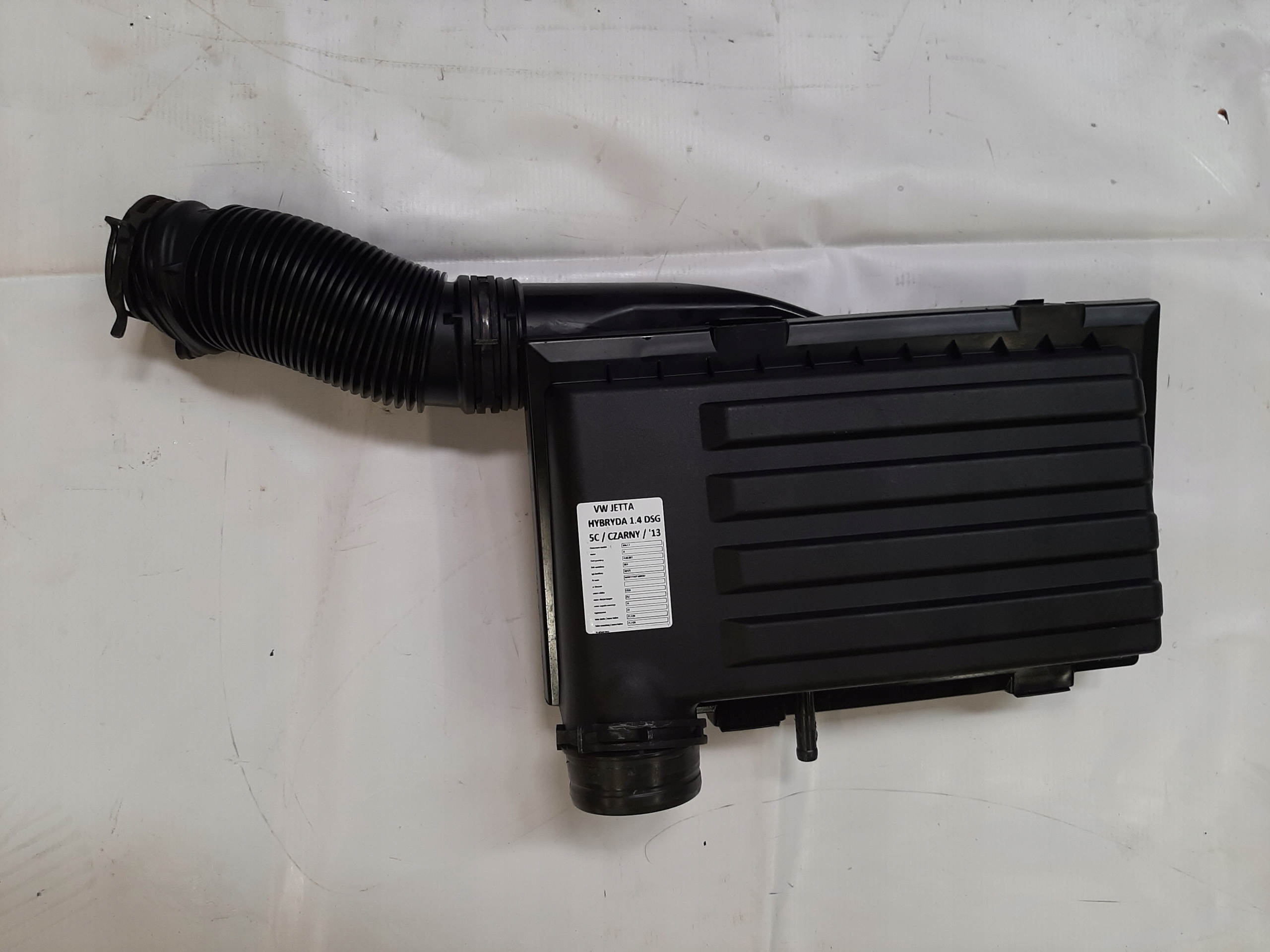 VW JETTA VI OBUDOWA FILTRA POWIETRZA 04E129611D
