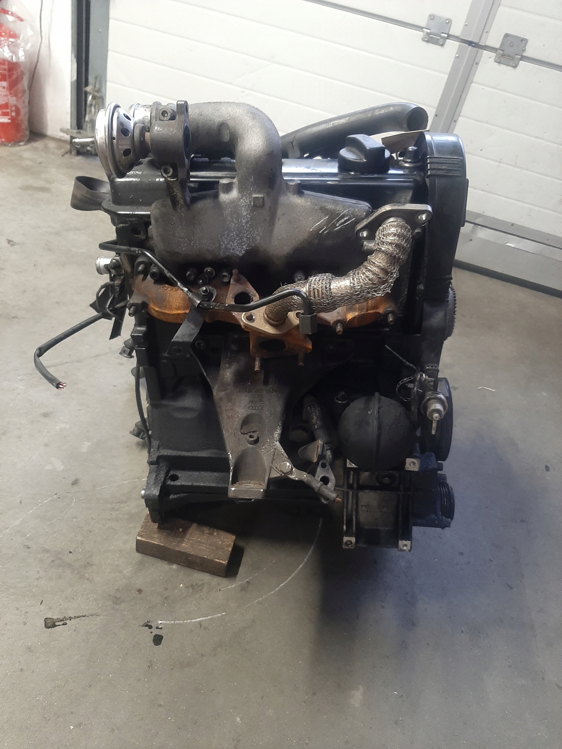 AUDI A4 B5 1994- SILNIK KOMPLETNY DIESEL AFN 1.9 TDI 195.000KM - obrazek 3