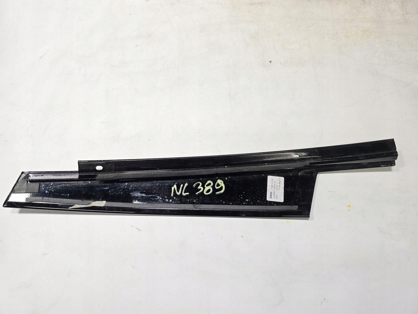 BMW F90 G30 G31 LISTWA NAKŁADKA SŁUPKA LEWY PRZÓD 7390121 - obrazek 2