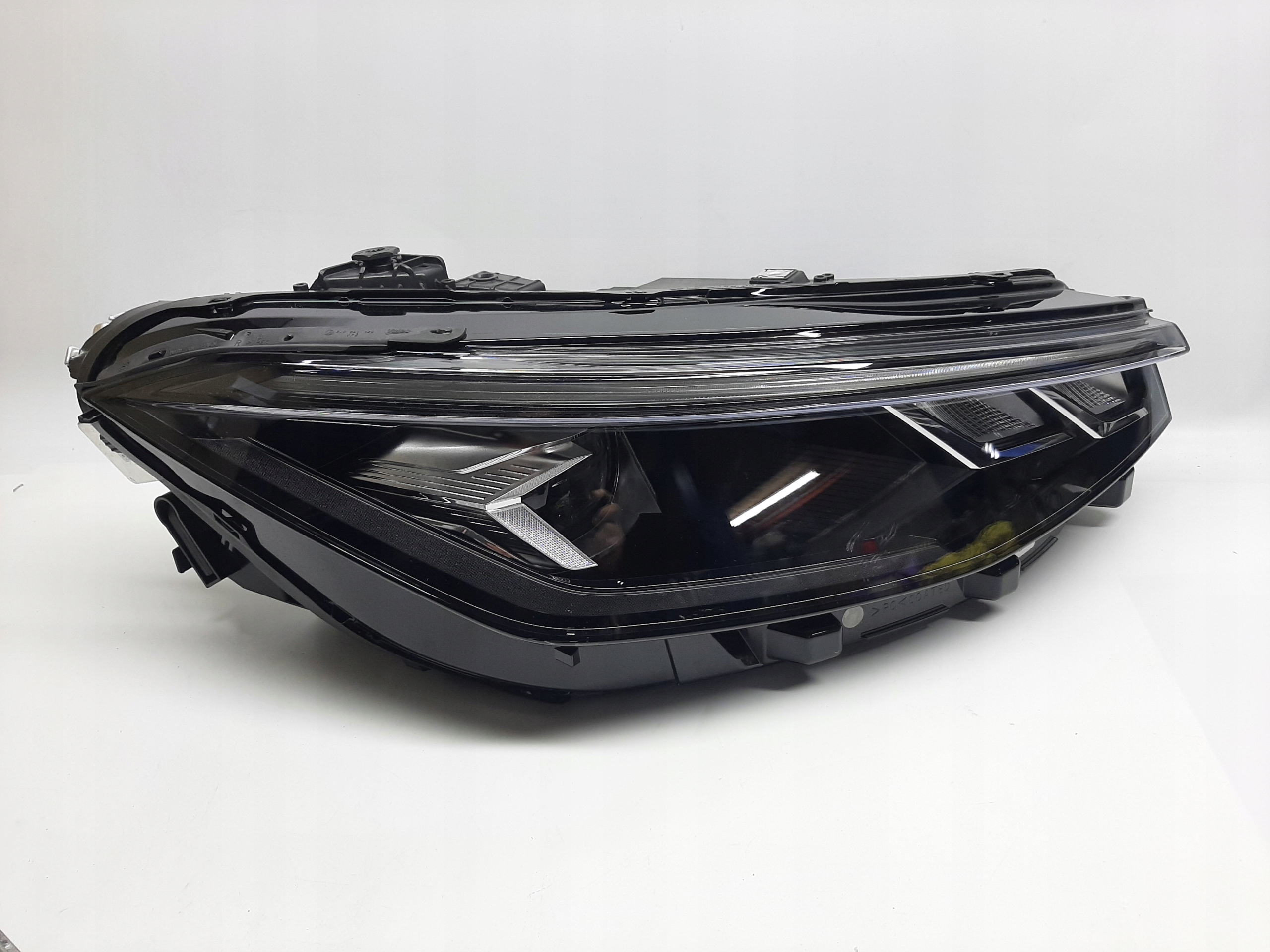 VW Passa B9 2024-> Reflektor Prawy Lampa Prawa LED Valeo 3J1941006 - obrazek 3