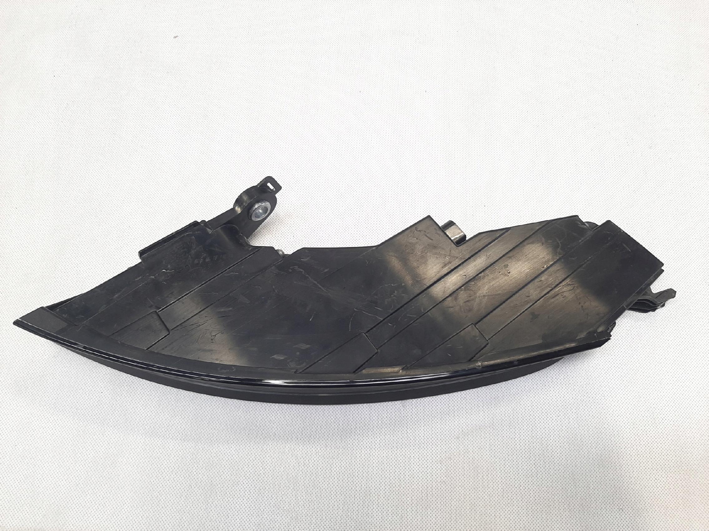 PORSCHE TAYCAN LAMPA TYŁ TYLNA PRAWA PRAWY SAE 9J1945308A - obrazek 4