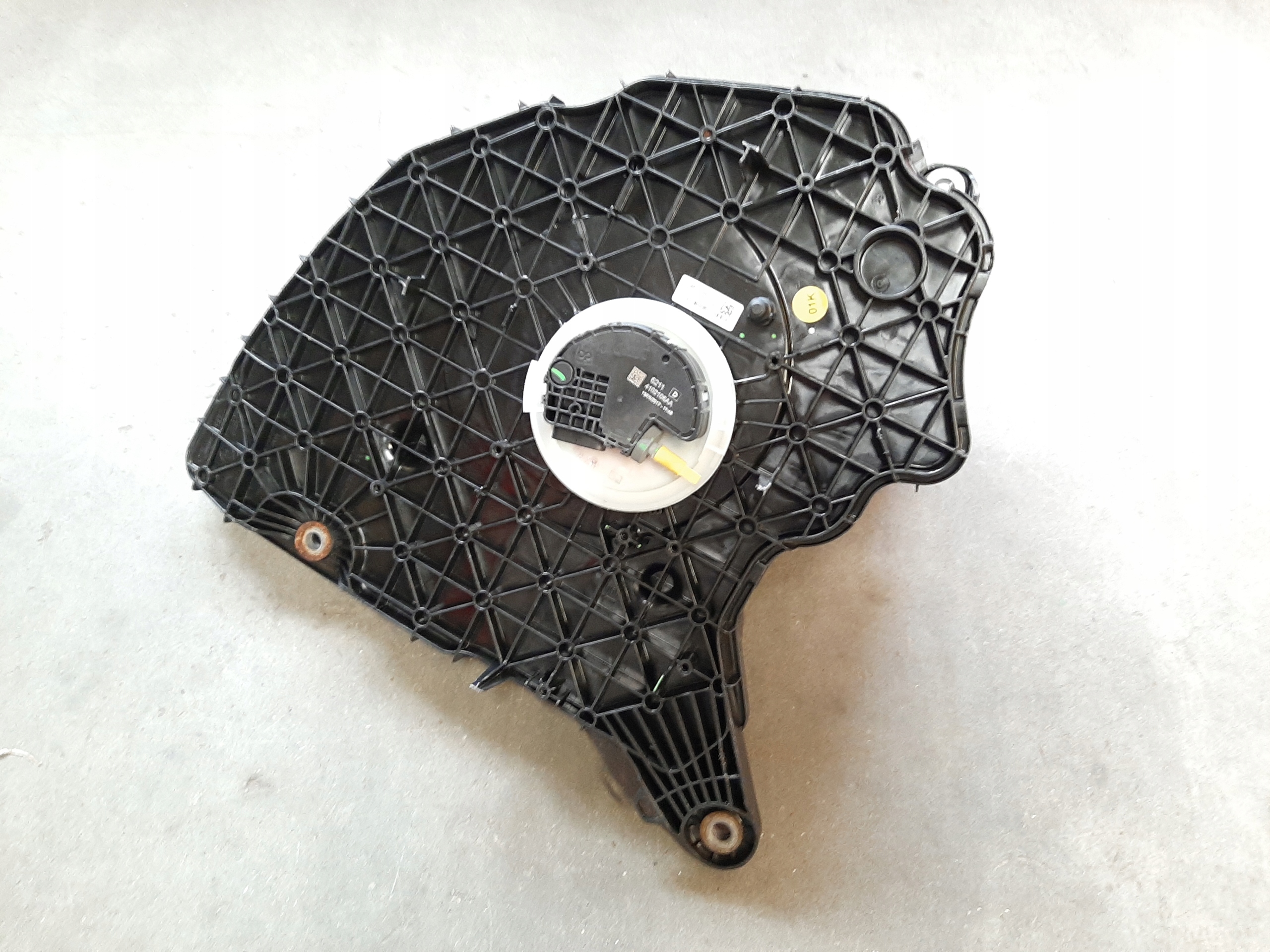 AUDI A4 A5 F5 B9 ZBIORNIK PŁYNU ADBLUE POMPA 8W0131878AQ - obrazek 2