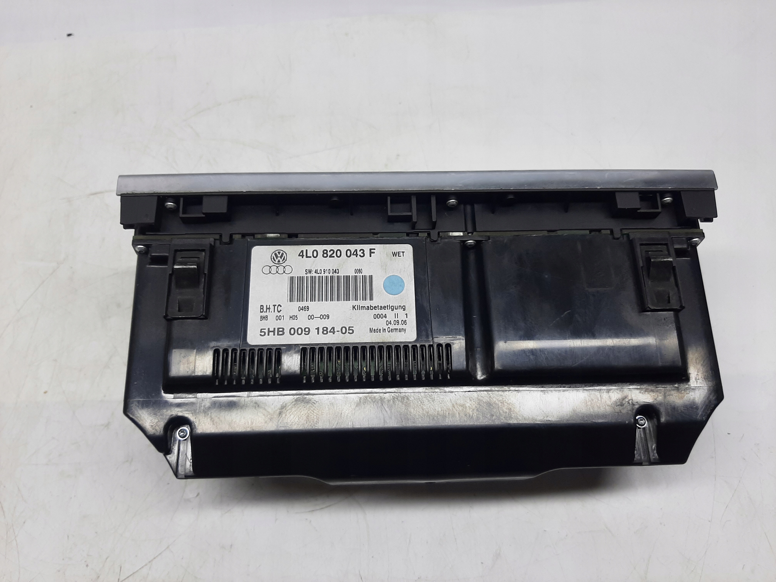 AUDI Q7 4L 2005- PANEL KLIMATYZACJI NAWIEWU 4L0820043F - obrazek 3