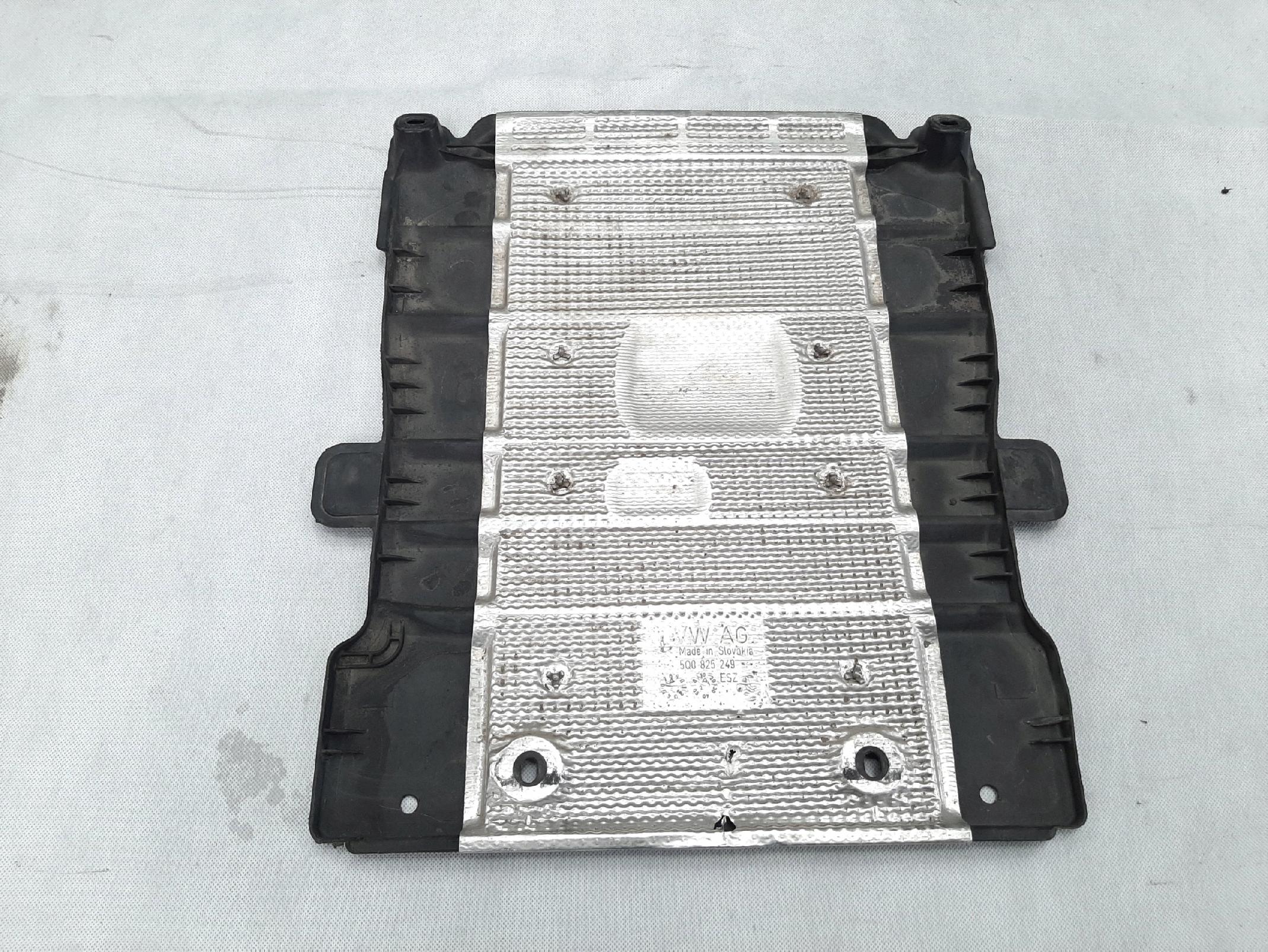 AUDI A3 8V 2013- ASŁONA PŁYTA PODWOZIA 5Q0825230H 5Q0825249 - obrazek 2