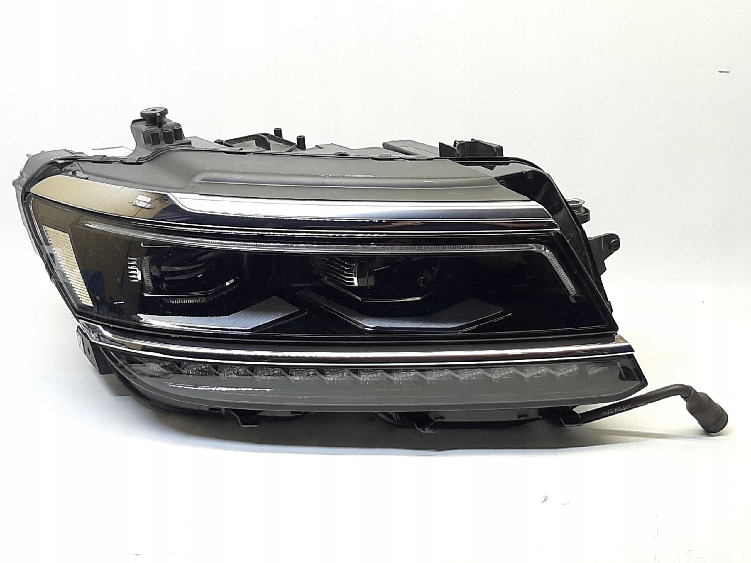 VW TIGUAN II 2016-2020 LAMPA REFLEKTOR LED PRAWY 5NN941082C