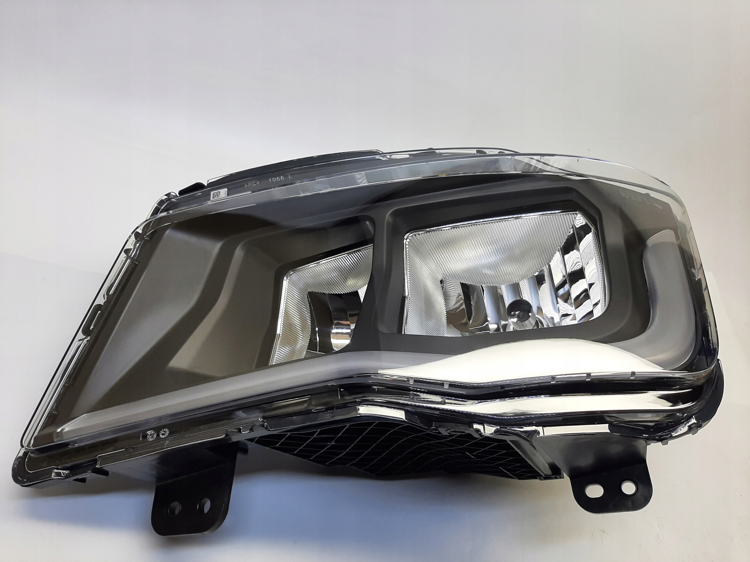 MAN TGX II 2020- LAMPA REFLEKTOR LED LEWY PRZÓD 81.25101-6735 - obrazek 4