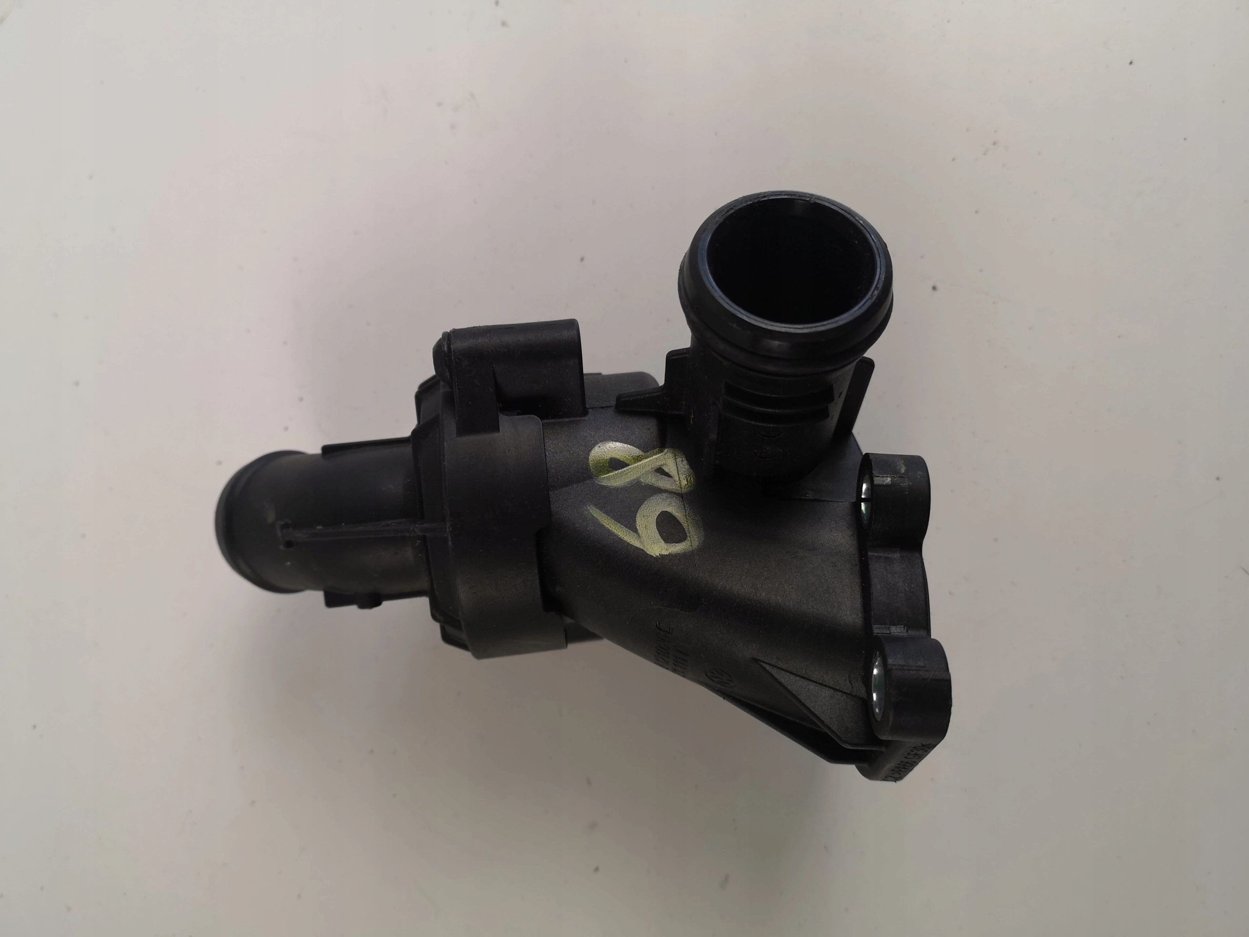 AUDI VW SEAT SKODA 1.4 TDI OBUDOWA TERMOSTATU TERMOSTAT 04B121026C