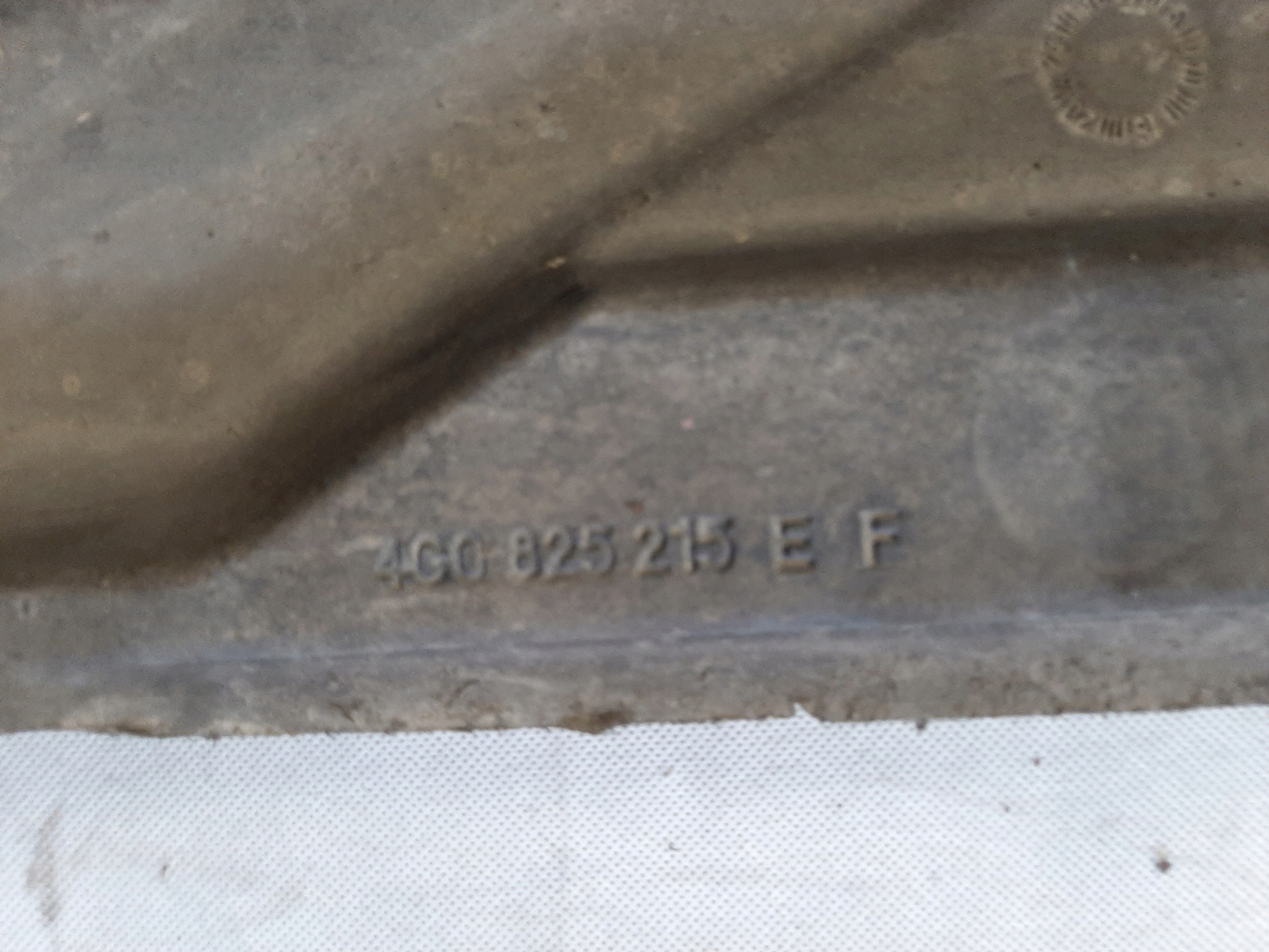 AUDI A6 C7 11-14 ZABUDOWA OSŁONA PŁYTA PODWOZIA PODŁOGI LEWA 4G0825215E F - obrazek 2