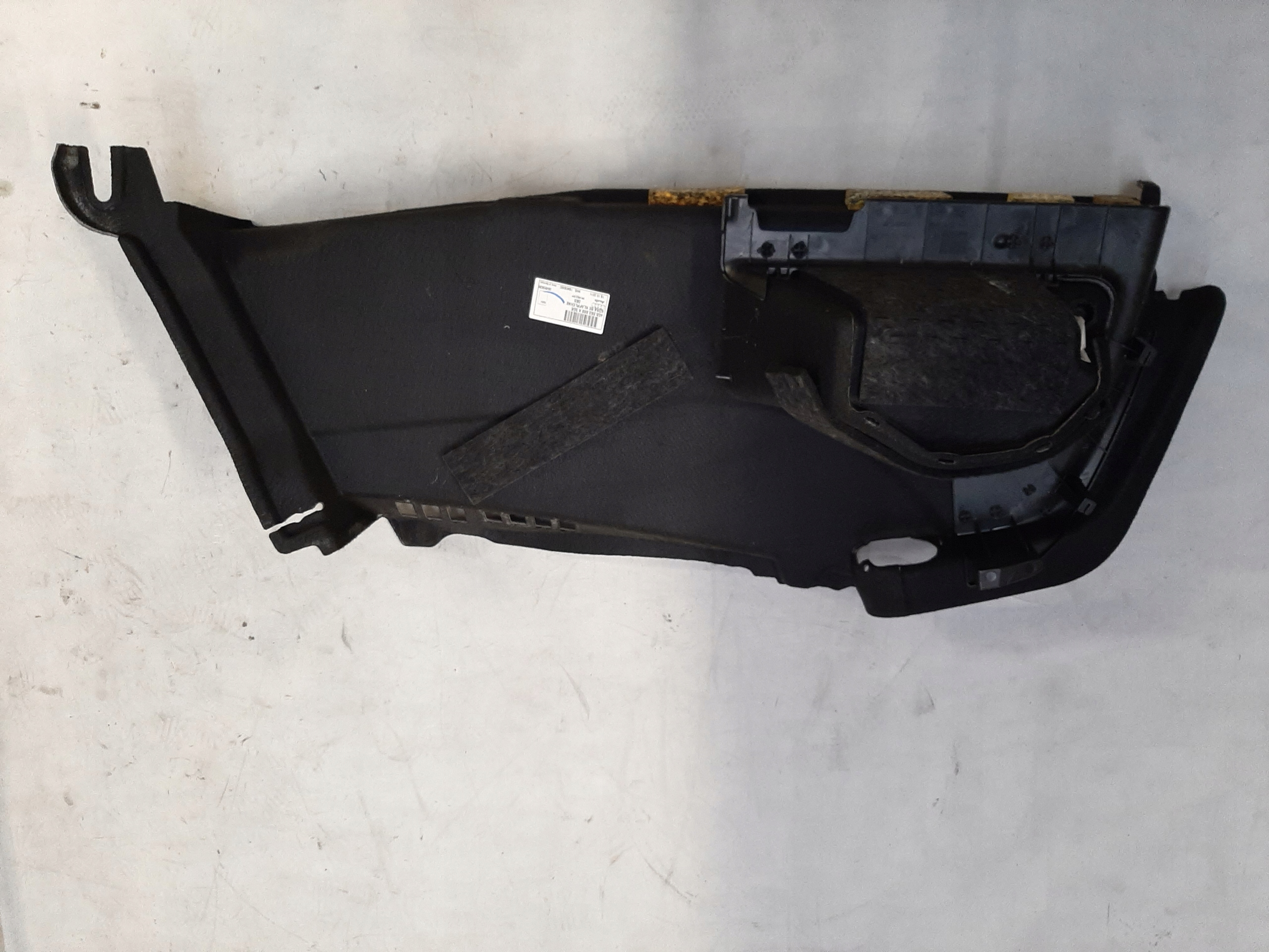 AUDI A6 C7 11-14 BOCZEK TAPICERKA BAGAŻNIKA PRAWA PRAWY SEDAN 4G5863888A - obrazek 2