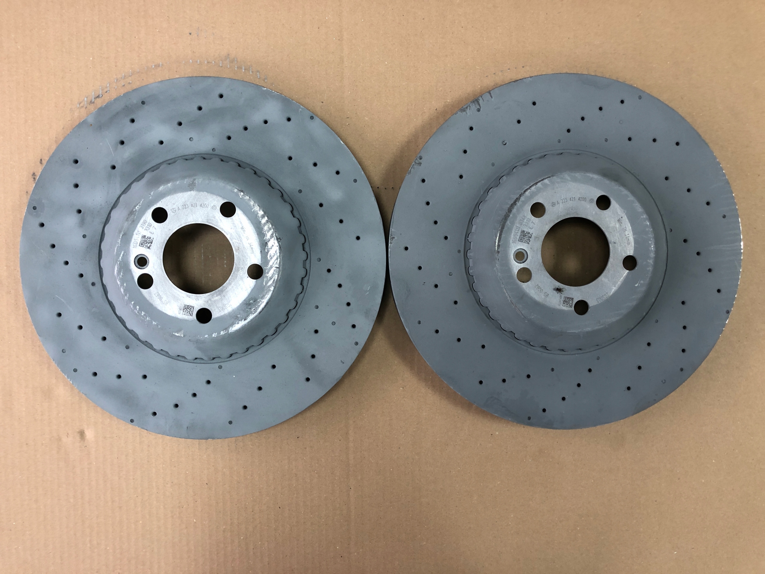 MERCEDES S-KLASA W223 TARCZE HAMULCOWE CERAMICZNE PRZÓD BREMBO A2234214200