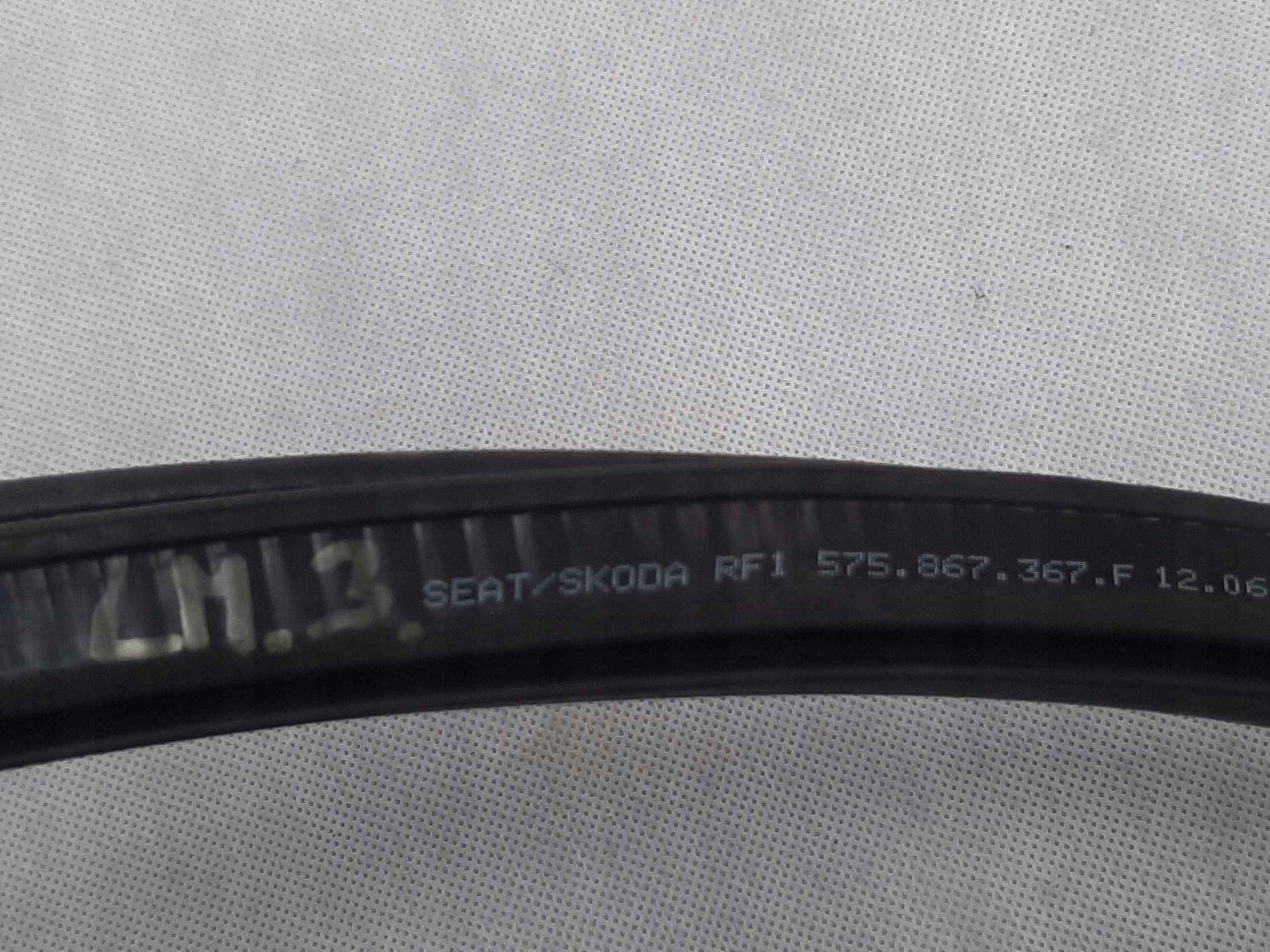 SEAT ATECA 2016- USZCZELKA KAROSERYJNA DRZWI LEWY TYŁ 575867367F - obrazek 3