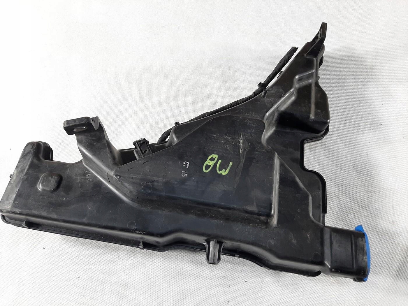AUDI A4 B9 ZBIORNIK ZBIORNICZEK PŁYNU SPRYSKIWACZY 8W0955451G 8W0955451H - obrazek 4