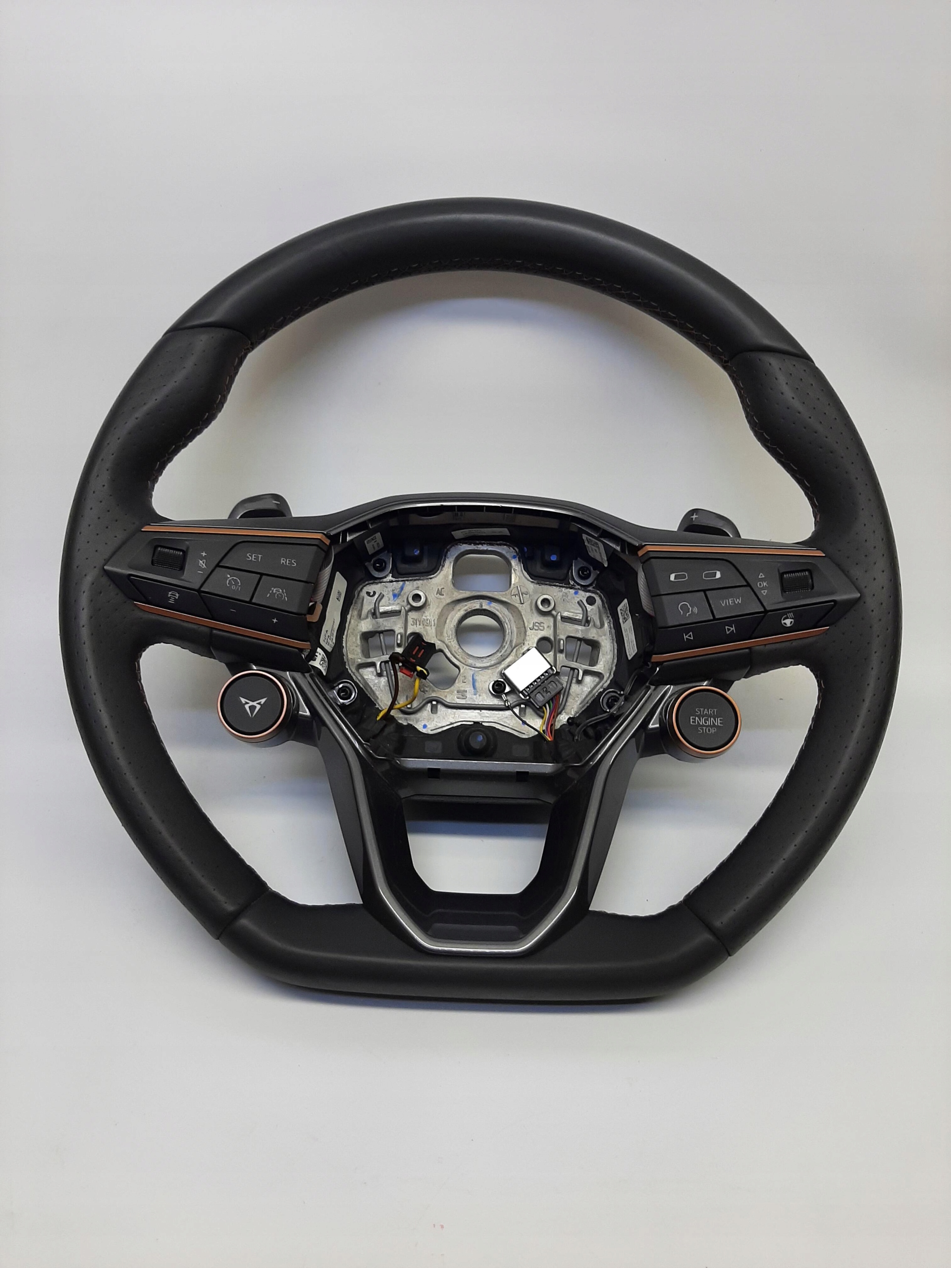 CUPRA FORMENTOR KIEROWNICA MULTIFUNKCYJNA SKÓRA MANETKI BIEGÓW 5FA419091FK