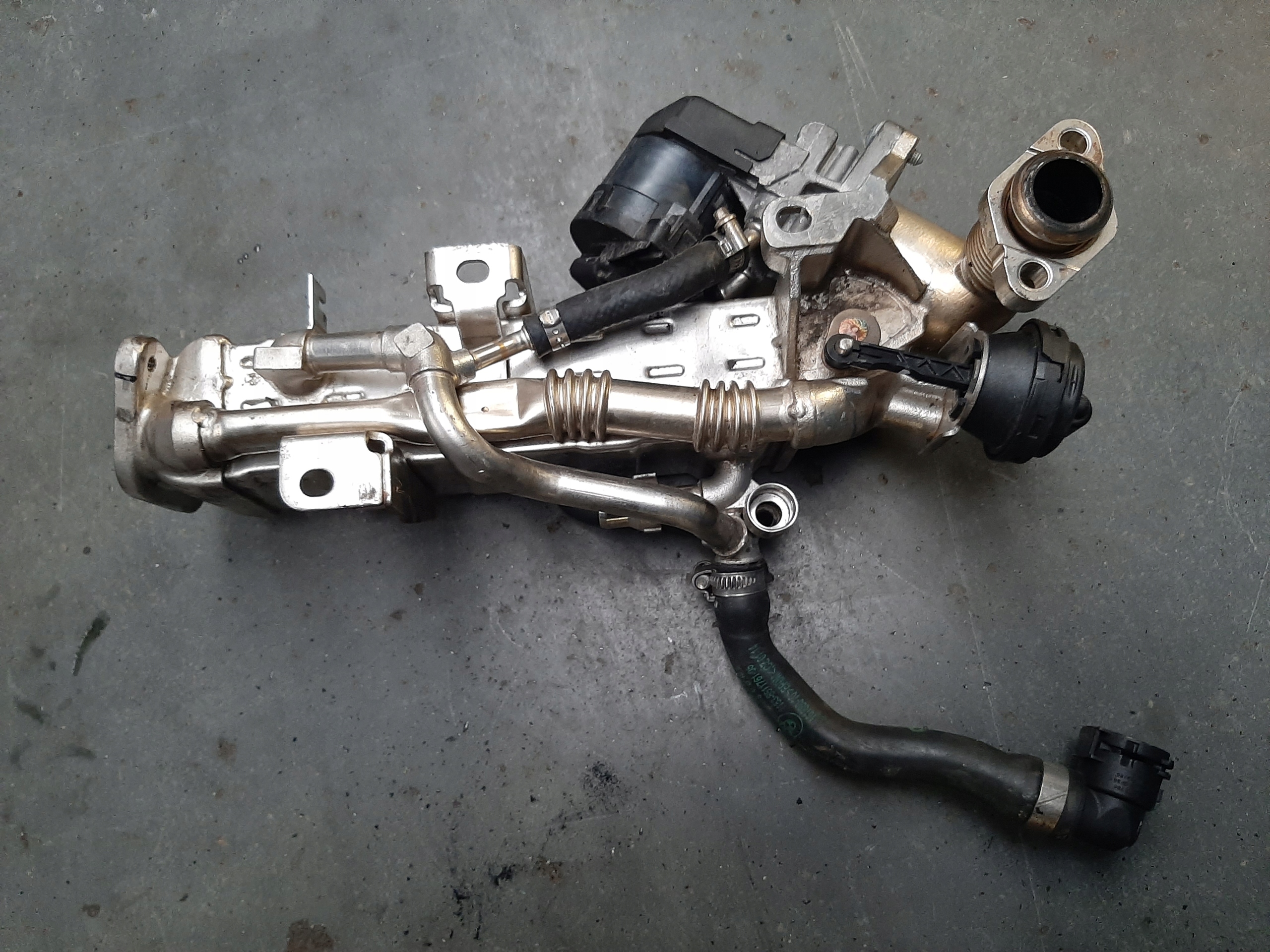 BMW F10 F11 F20 F30 3.0 2.0 D CHŁODNICA SPALIN 8476994 ZAWÓR EGR 4246R014 - obrazek 2