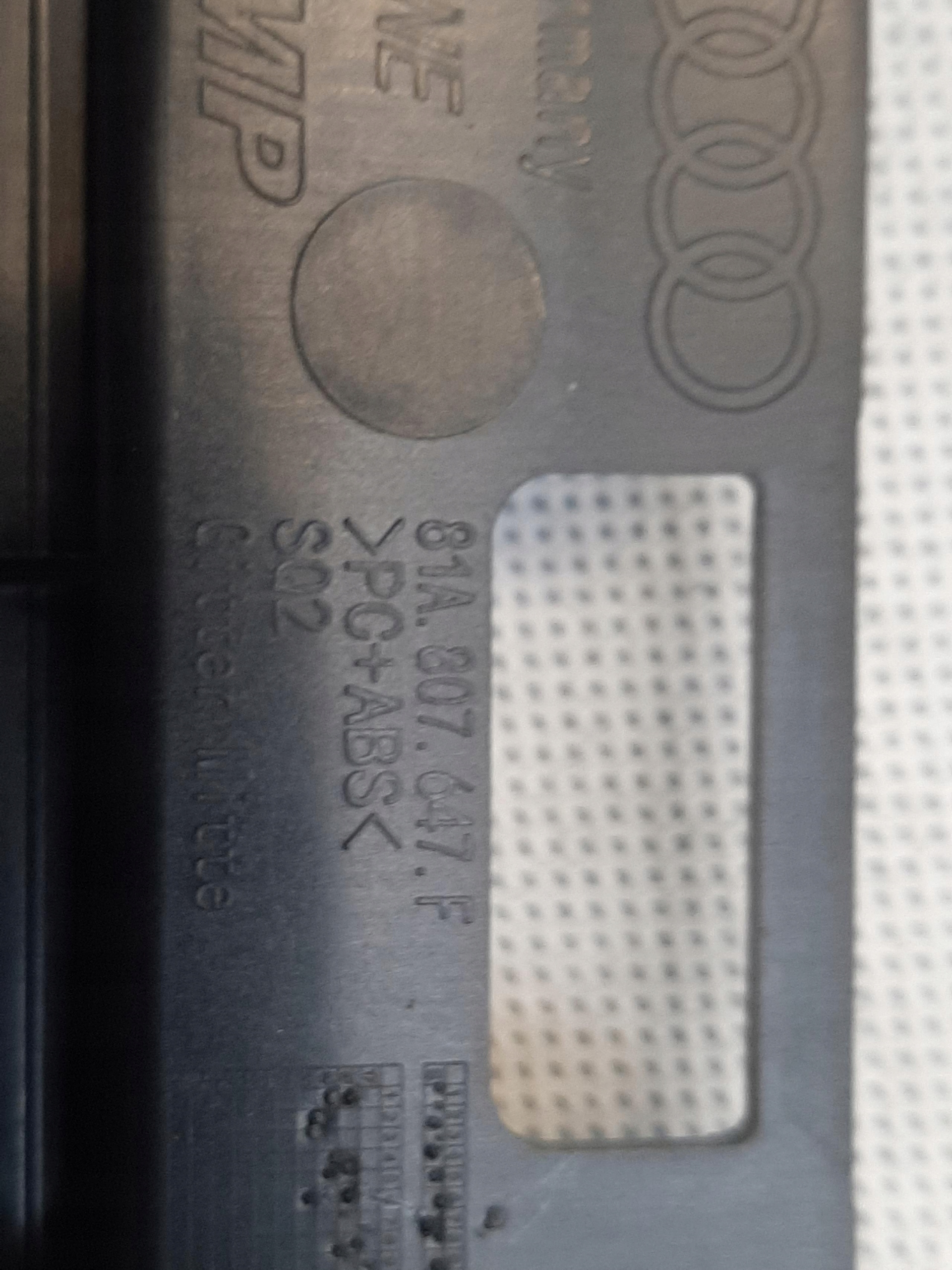 AUDI Q2 KRATKA ŚRODKOWA ATRAPA 81A807647F - obrazek 5