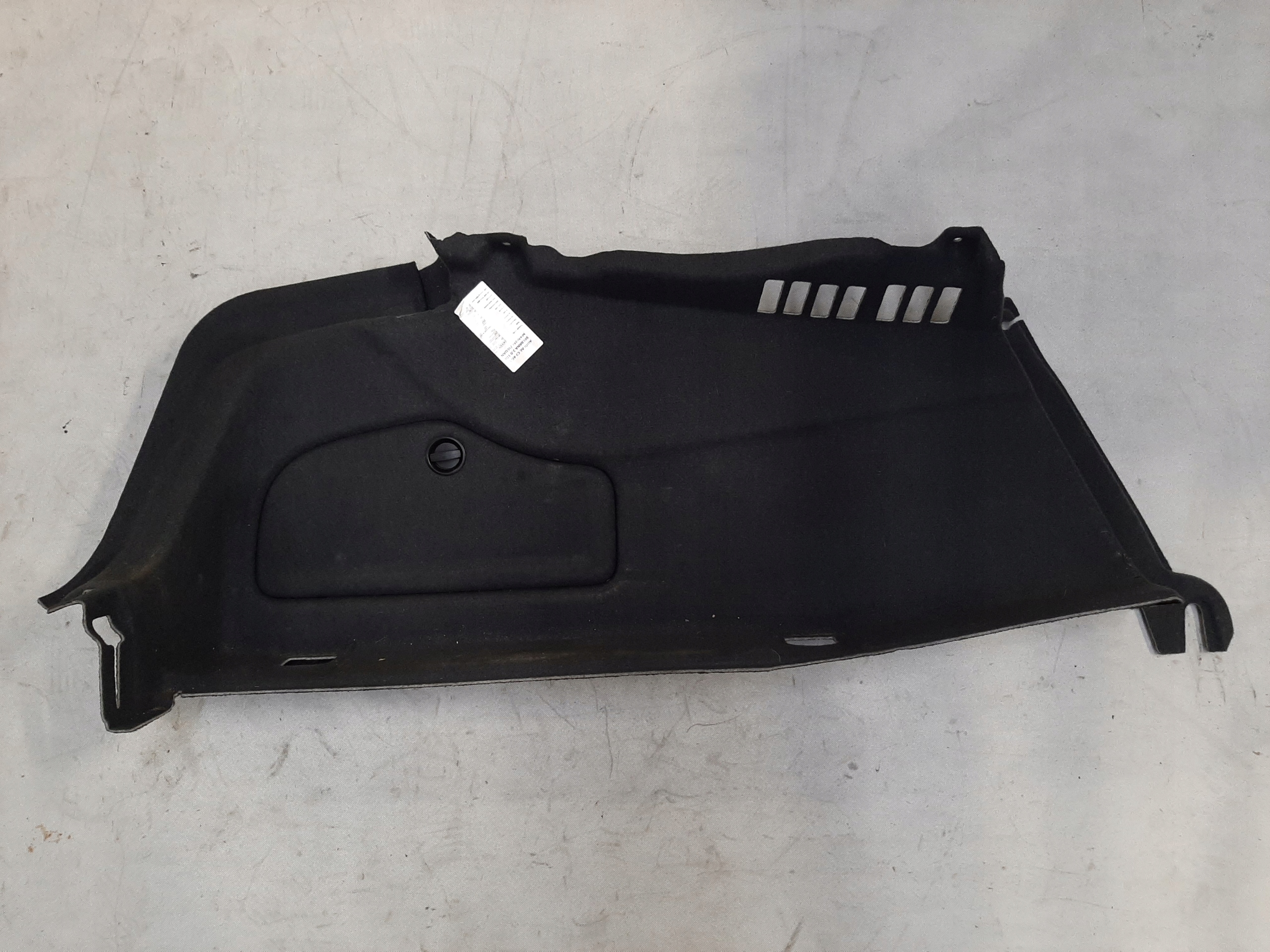 AUDI A6 C7 11-14 BOCZEK TAPICERKA BAGAŻNIKA LEWA LEWY SEDAN 4G5863887A
