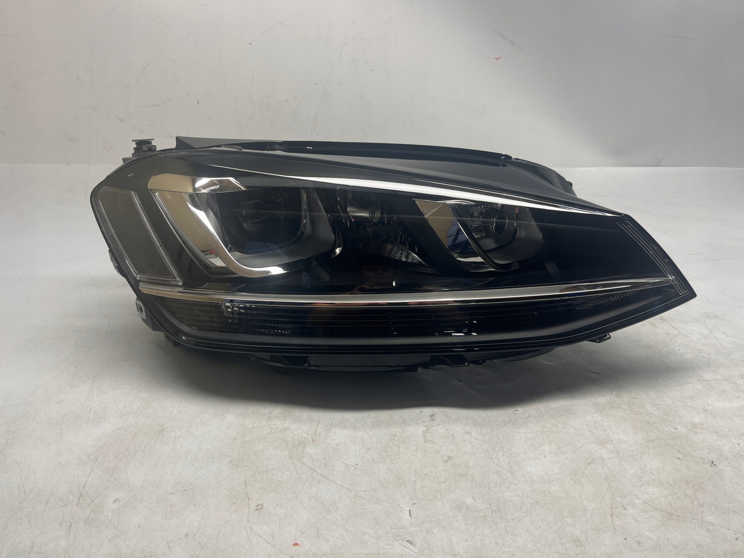 VOLKSWAGEN GOLF VII REFLEKTOR PRZÓD PRAWY LAMPA PZETWORNICA XENON 5G1941032