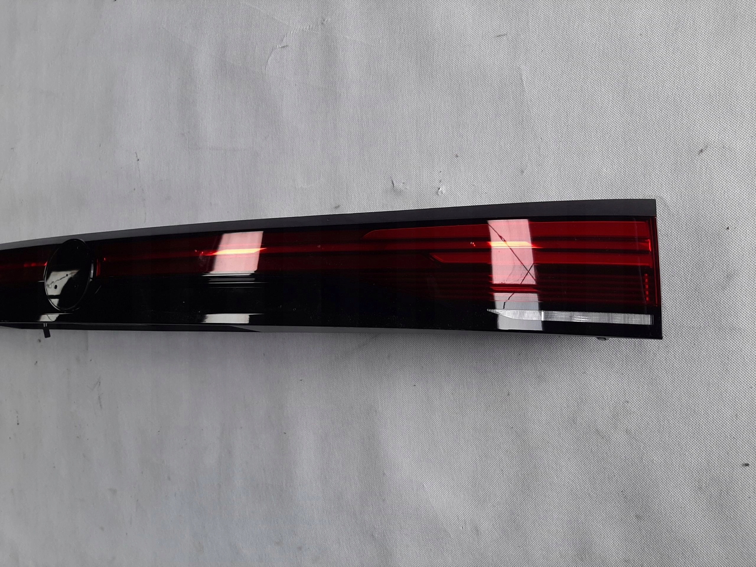 VW PASSAT B9 VARIANT KOMBI 2023- LAMPA TYLNA CENTRALNA 3J0945093 - obrazek 3