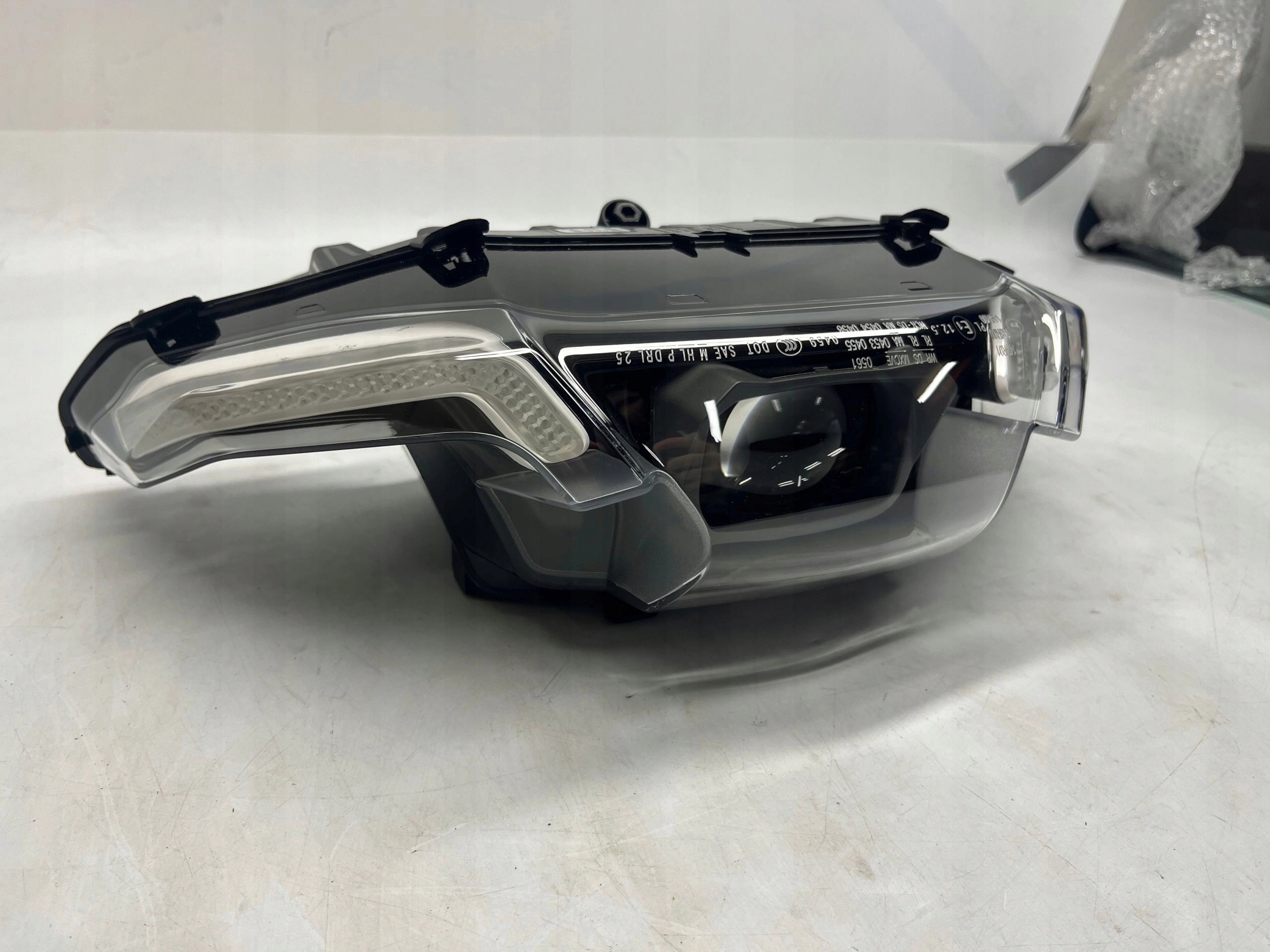 BMW R1300RT lampa reflektor LED 72030000 - obrazek 3