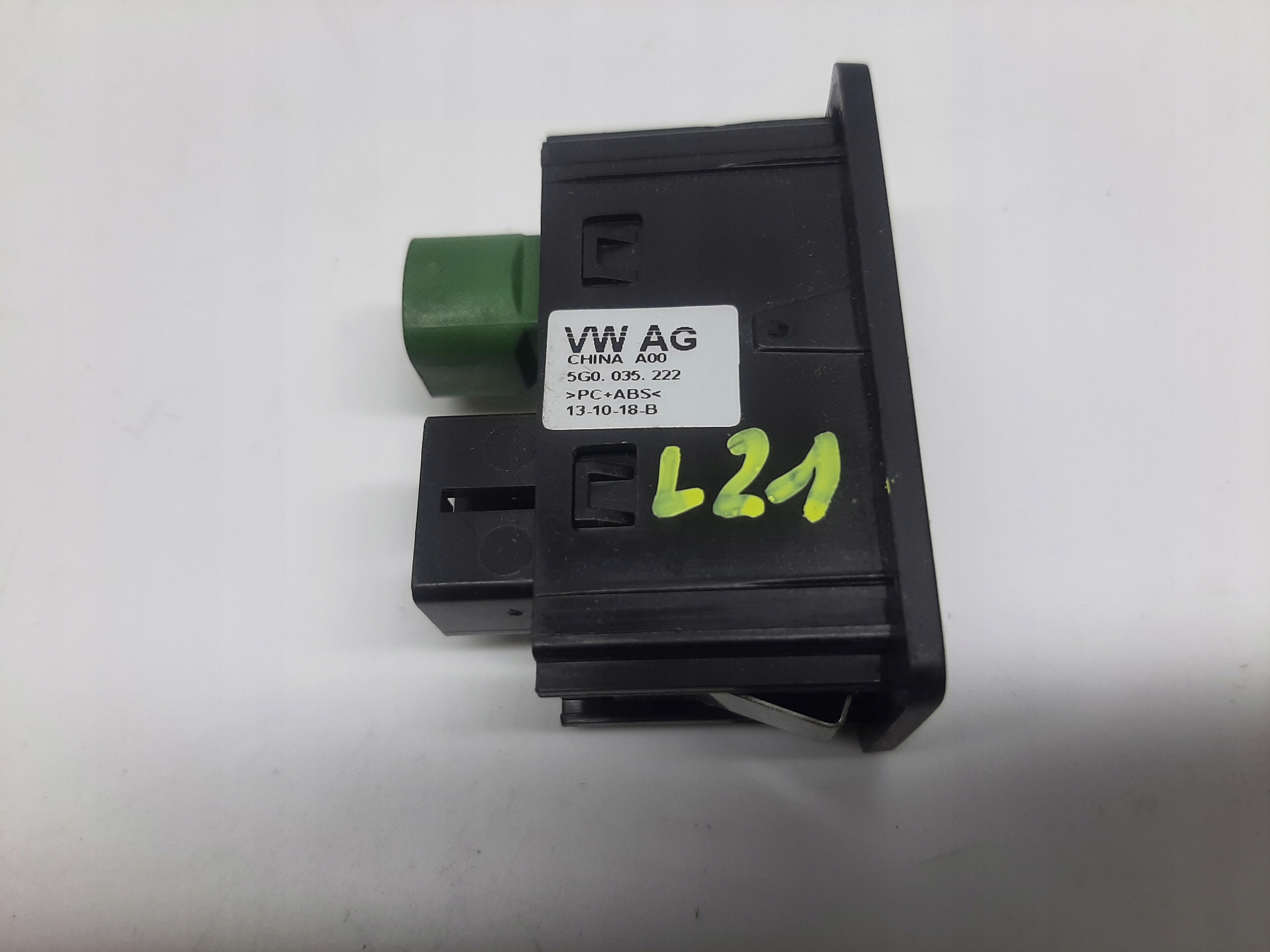 VOLKSWAGEN GOLF VII 2012-20R MODUŁ PORT USB AUX 5G0035222 - obrazek 3