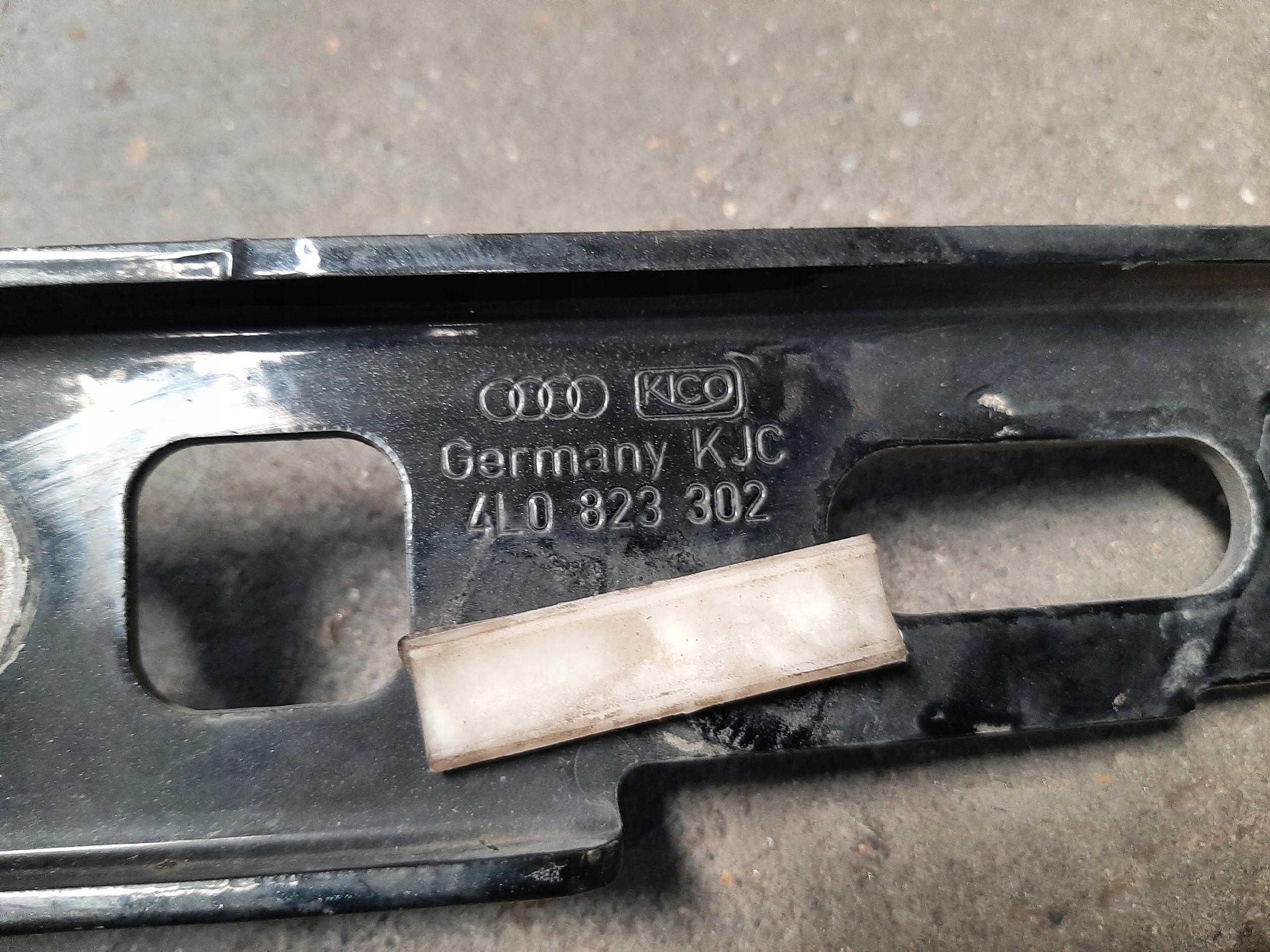 AUDI Q7 4L 2005- ZAWIAS MASKI PRAWY 4L0823302 - obrazek 3