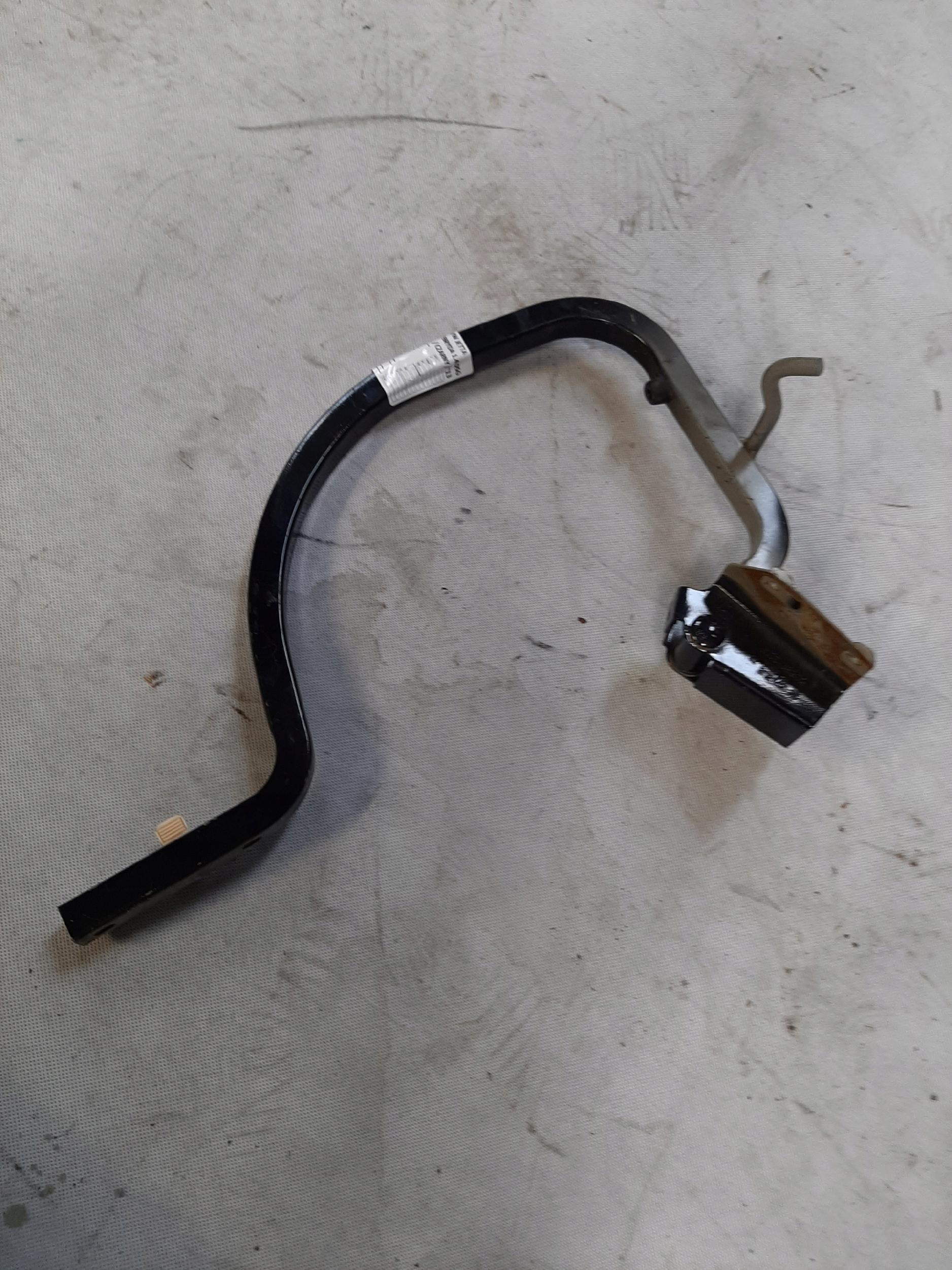VW JETTA VI ZAWIAS KLAPY BAGAŻNIKA 5C6827301E